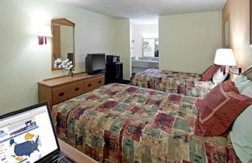 Rodeway Inn Canton I-55 photo 4