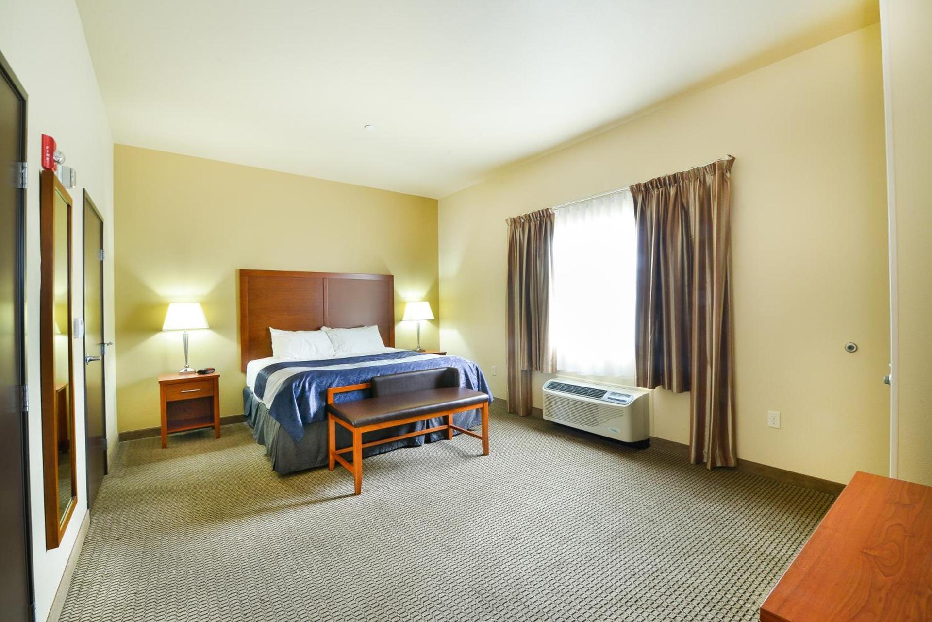Baymont by Wyndham Grand Forks photo 3