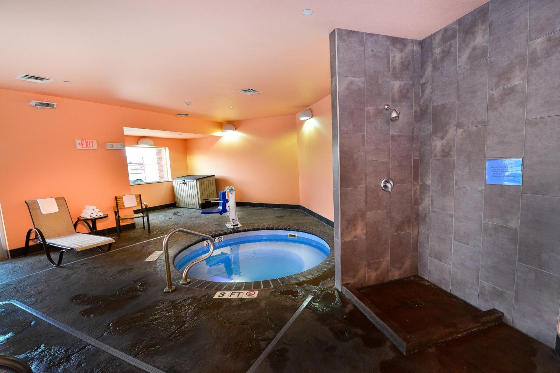 Baymont by Wyndham Grand Forks photo 23