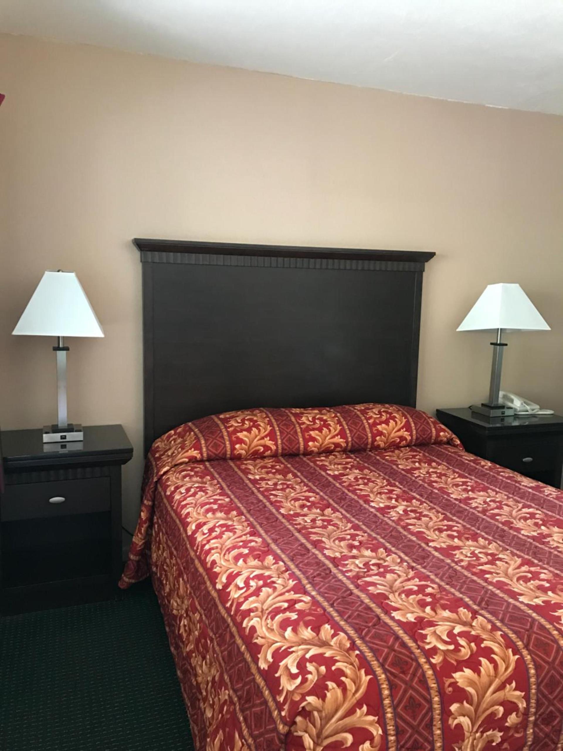 Townhouse Motel photo 26