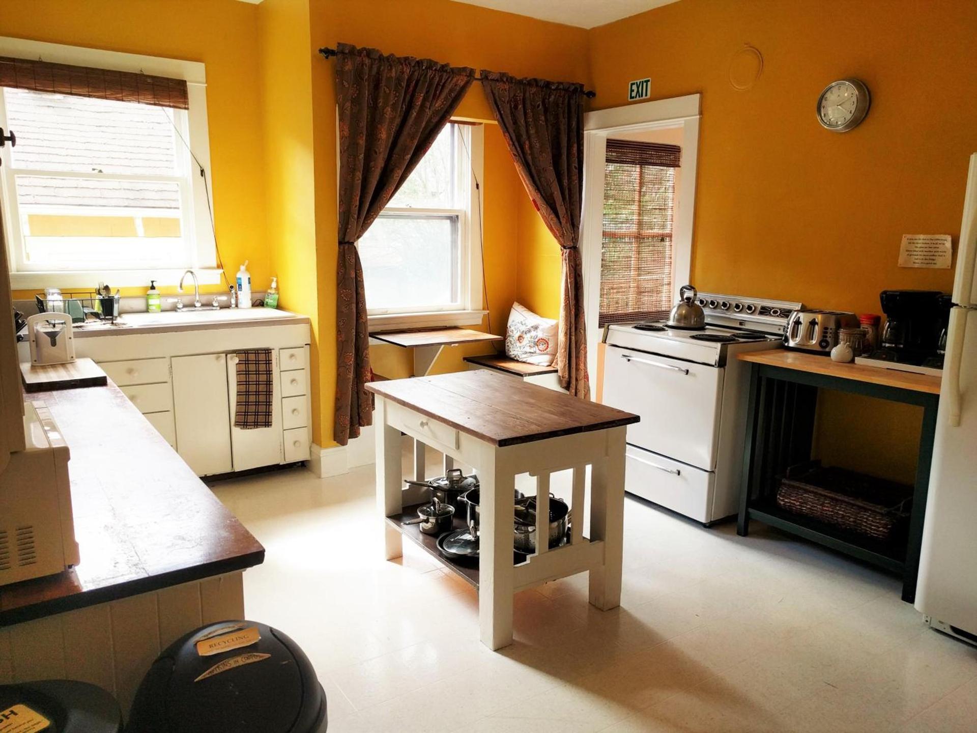 Bluebird Guesthouse photo 11