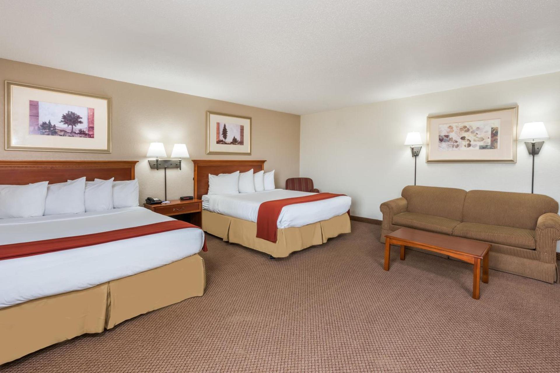 Seasons Inn & Suites Highland photo 3