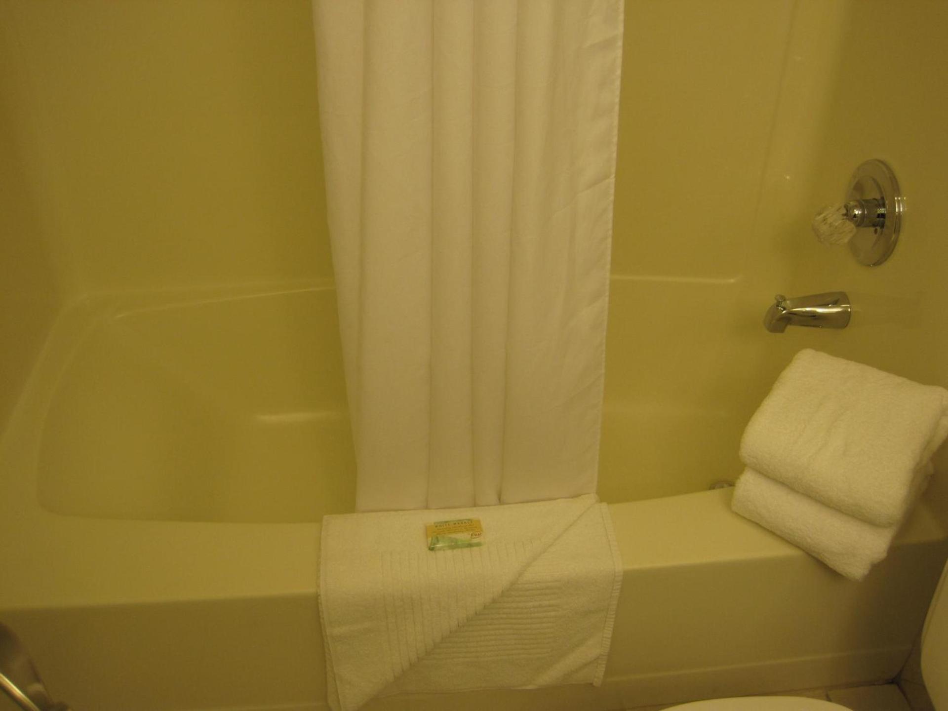 Anacortes Ship Harbor Inn photo 14