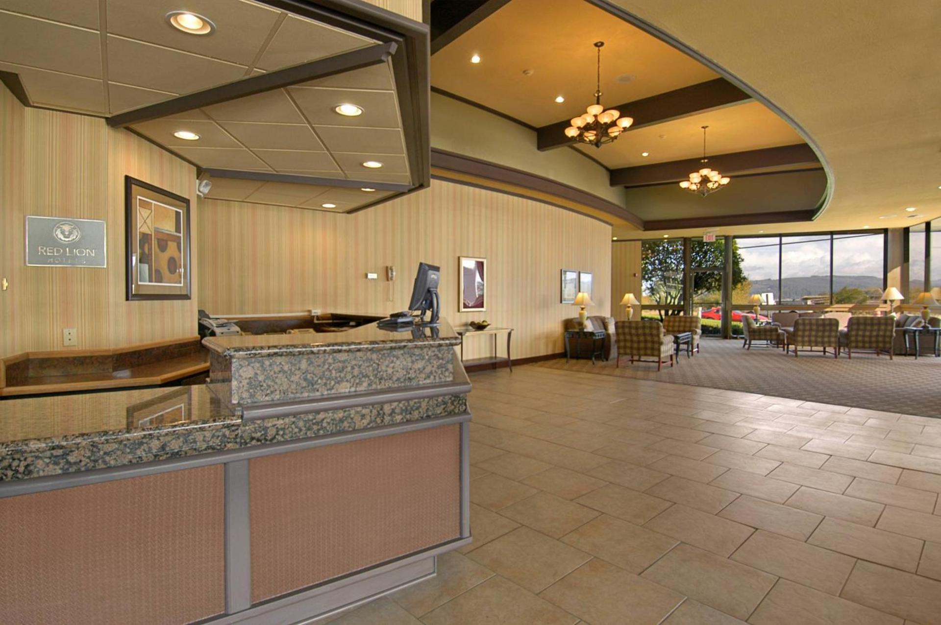 Red Lion Hotel Coos Bay photo 4