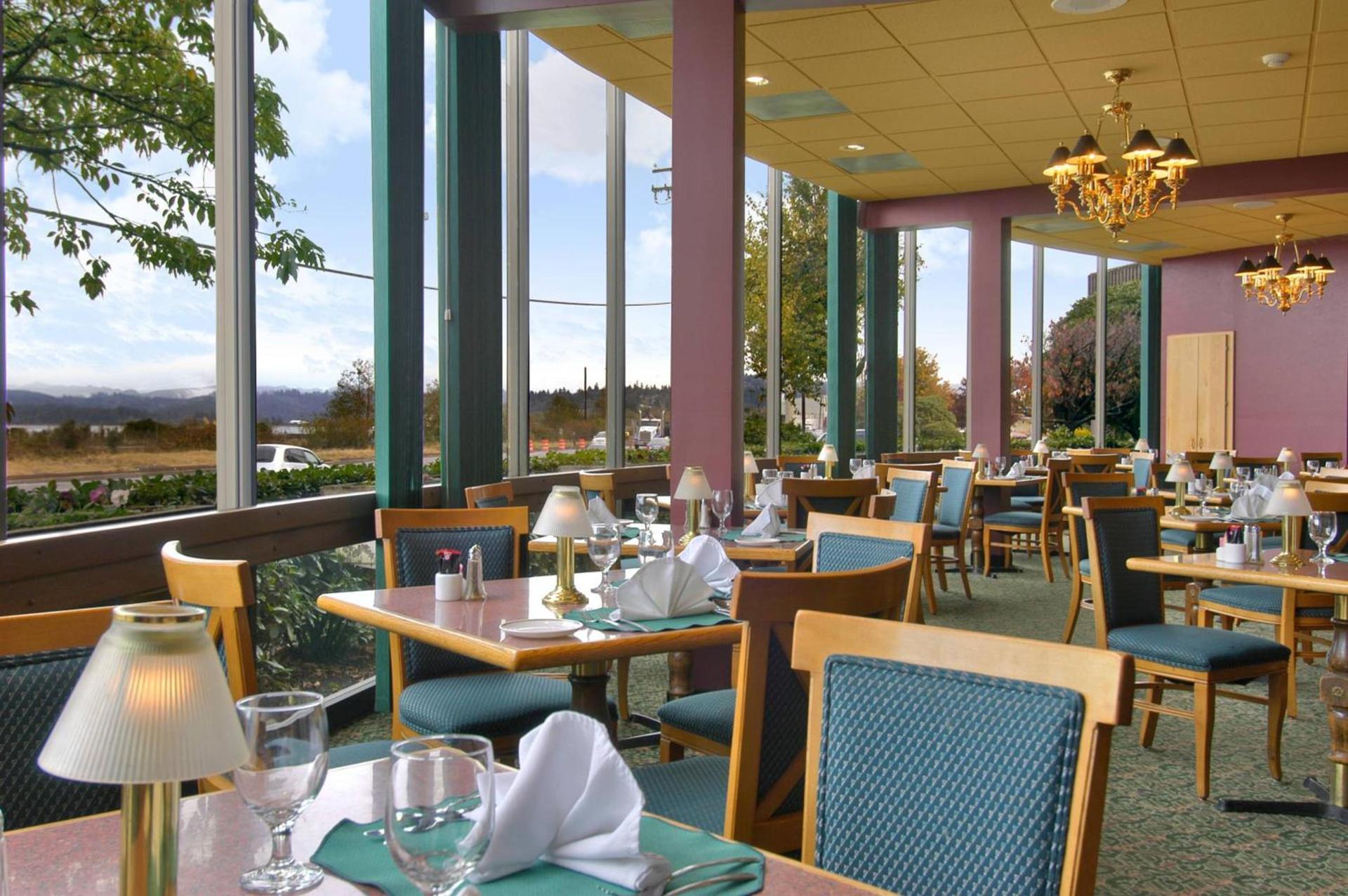Red Lion Hotel Coos Bay photo 17