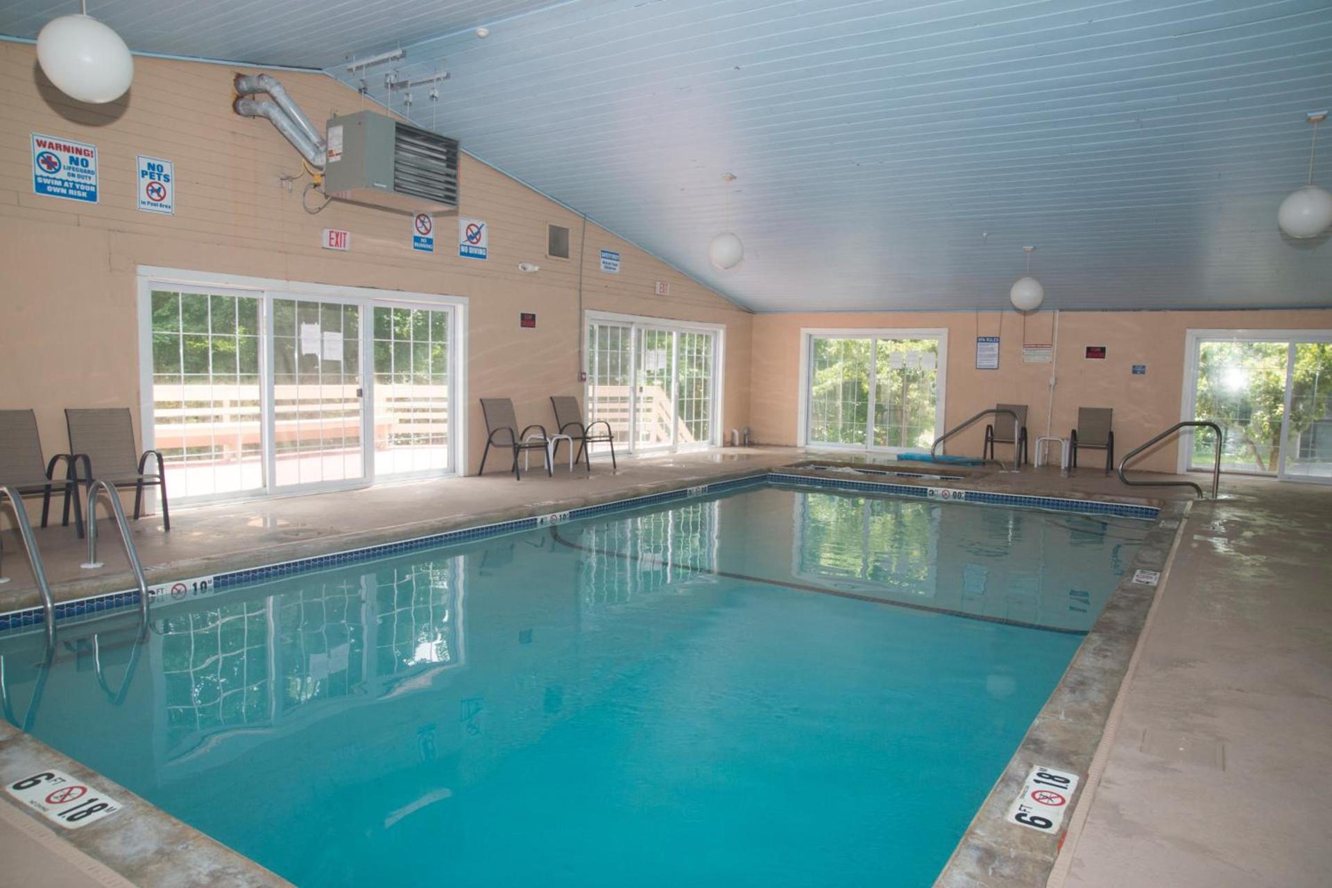 Hampton Falls Inn photo 9