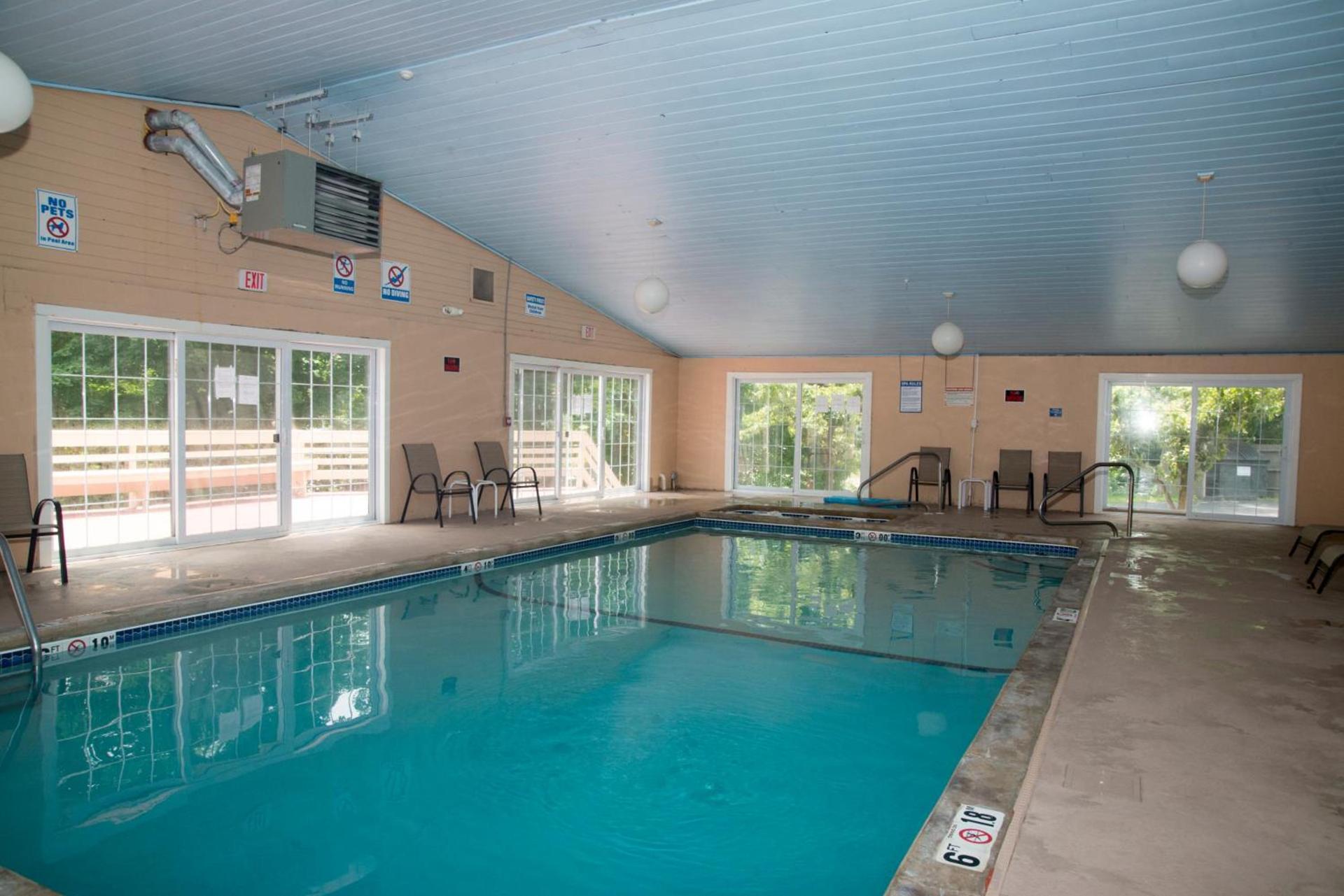 Hampton Falls Inn photo 12