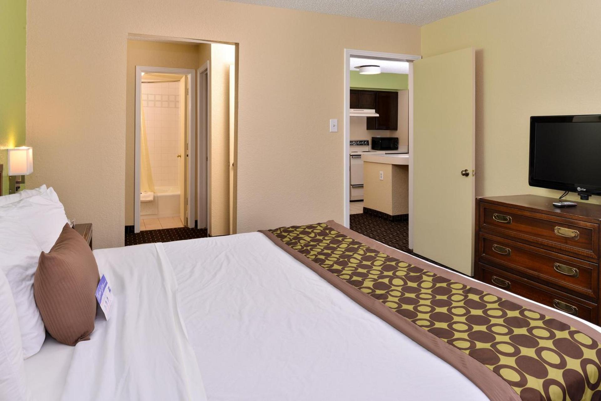 Americas Best Value Inn & Suites Extended Stay - Tulsa photo 16