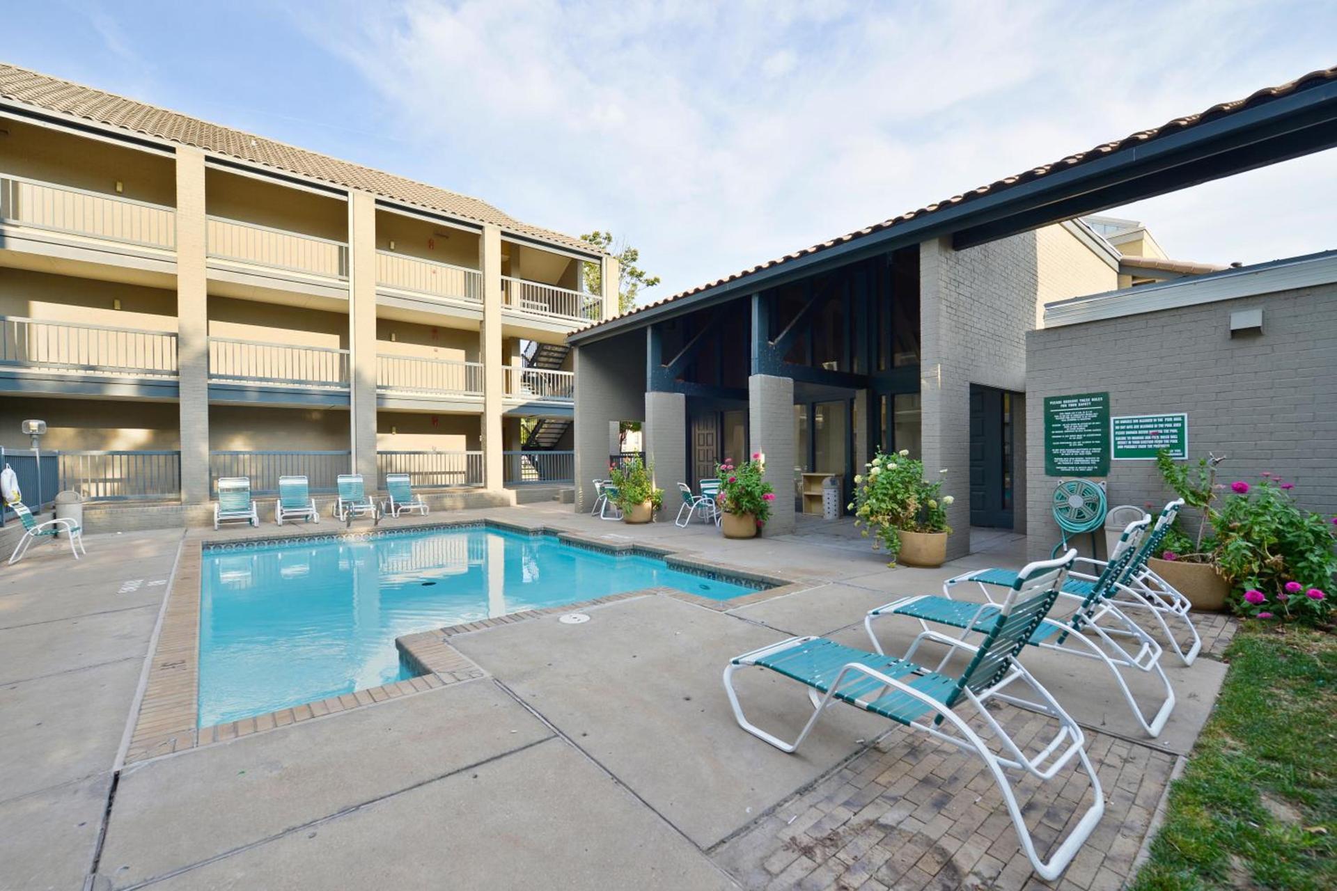 Americas Best Value Inn & Suites Extended Stay - Tulsa photo 9