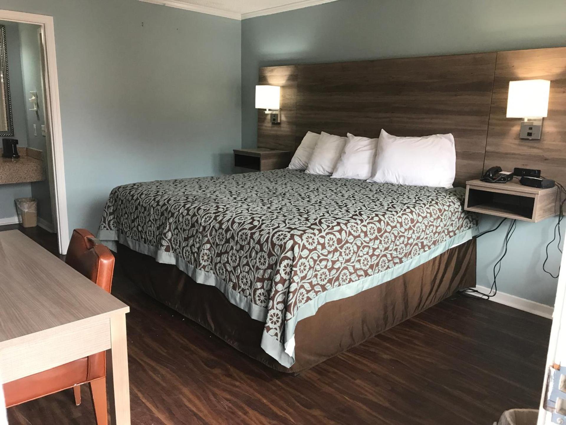 Winton Inn & Suites photo 23
