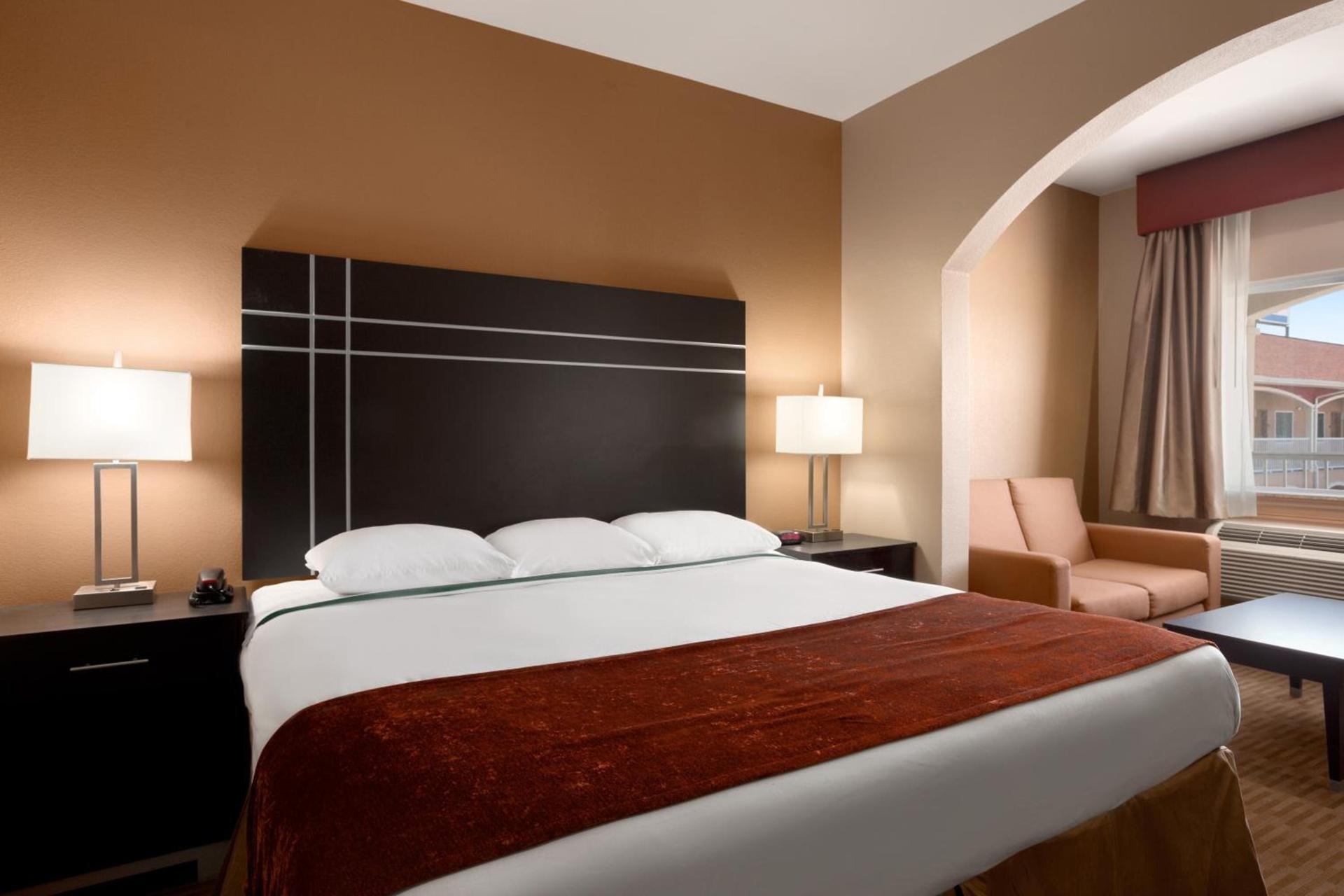 Executive Inn & Suites photo 10