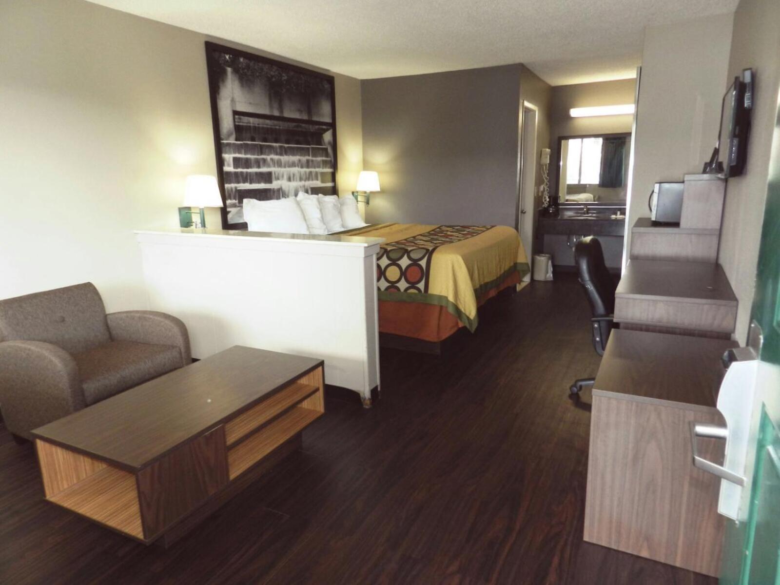 Super 8 by Wyndham Universal City photo 33