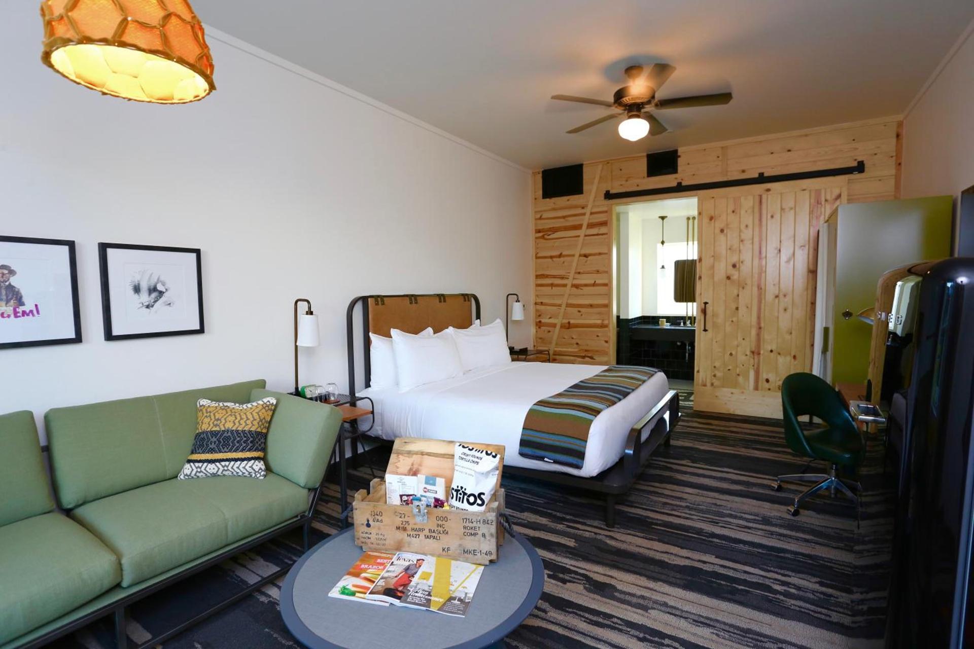 Cavalry Court, by Valencia Hotel Collection photo 18