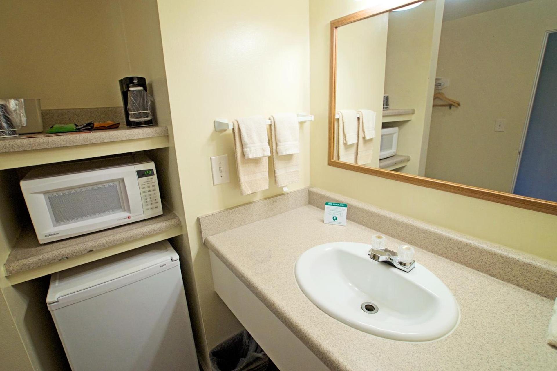 Ocean Villa Inn photo 49