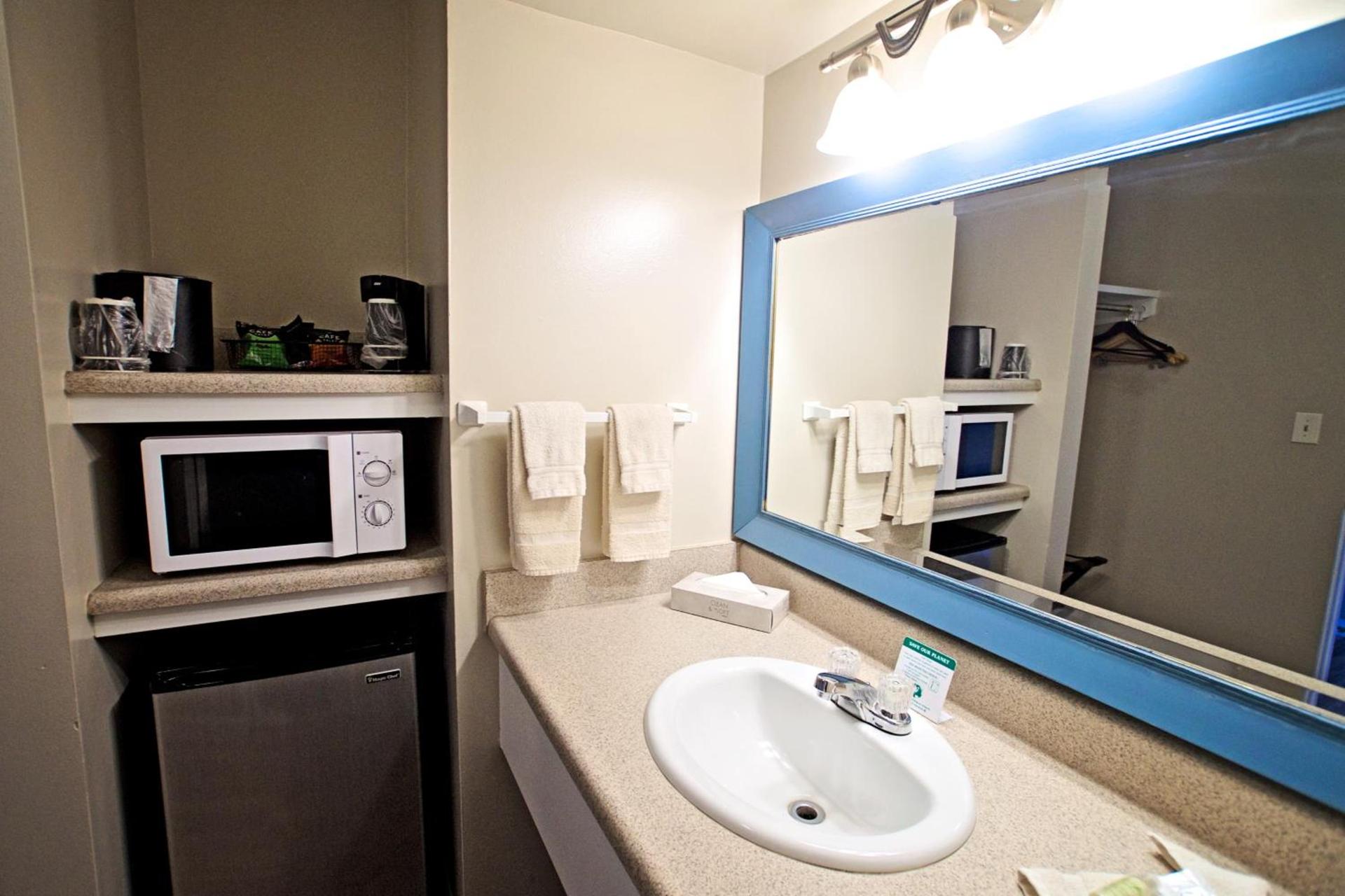 Ocean Villa Inn photo 57