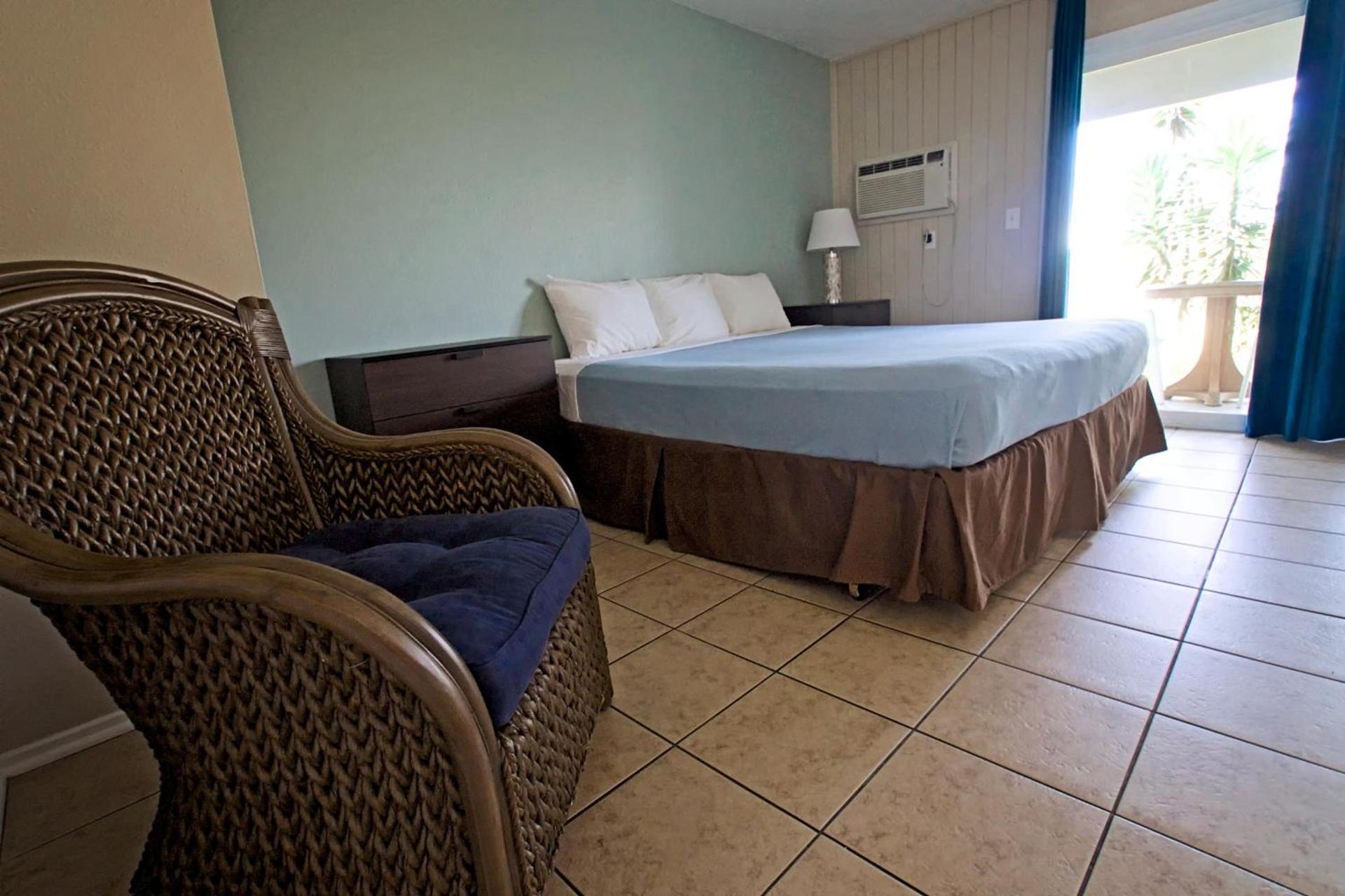 Ocean Villa Inn photo 39