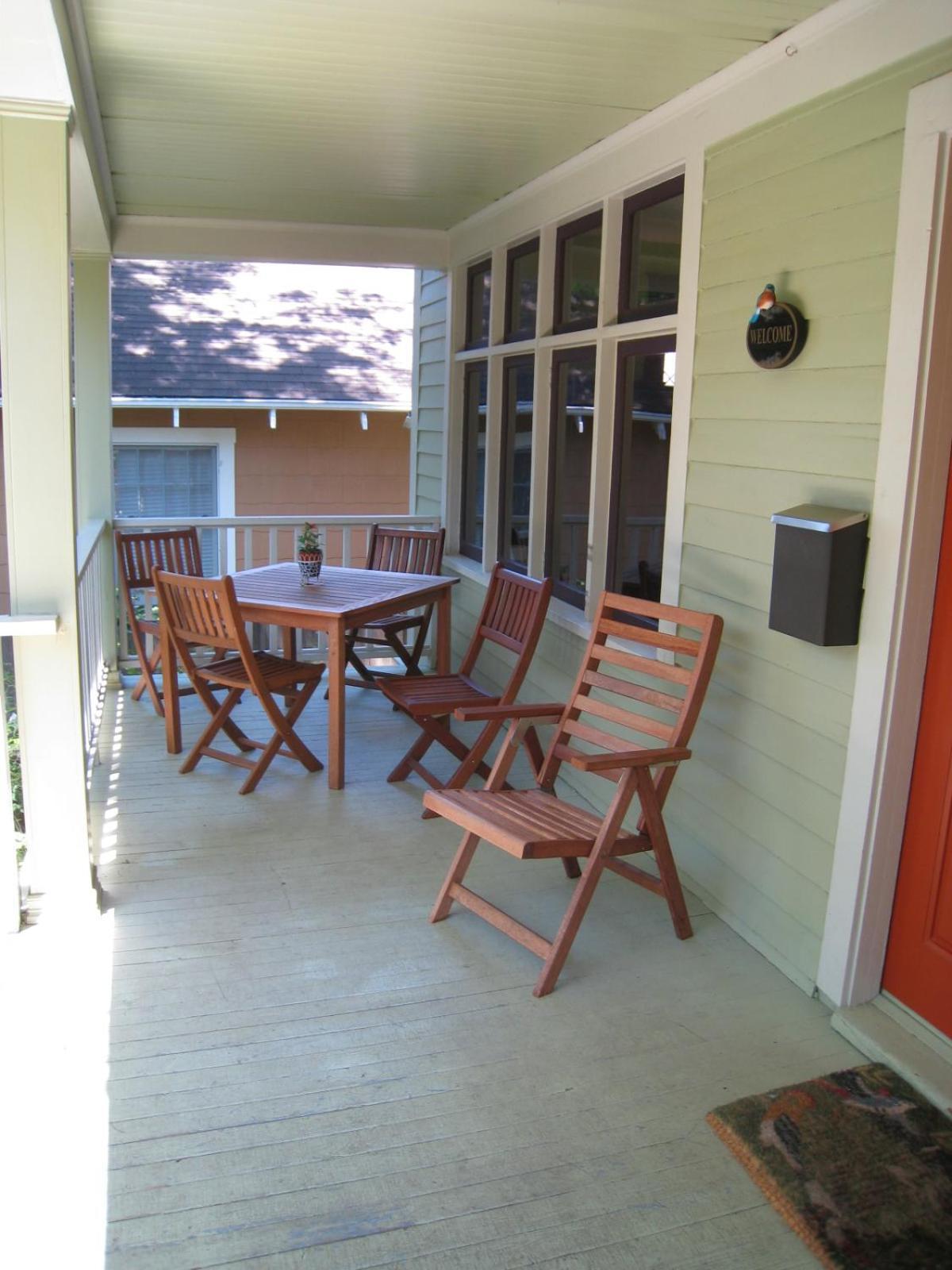 Bluebird Guesthouse photo 16