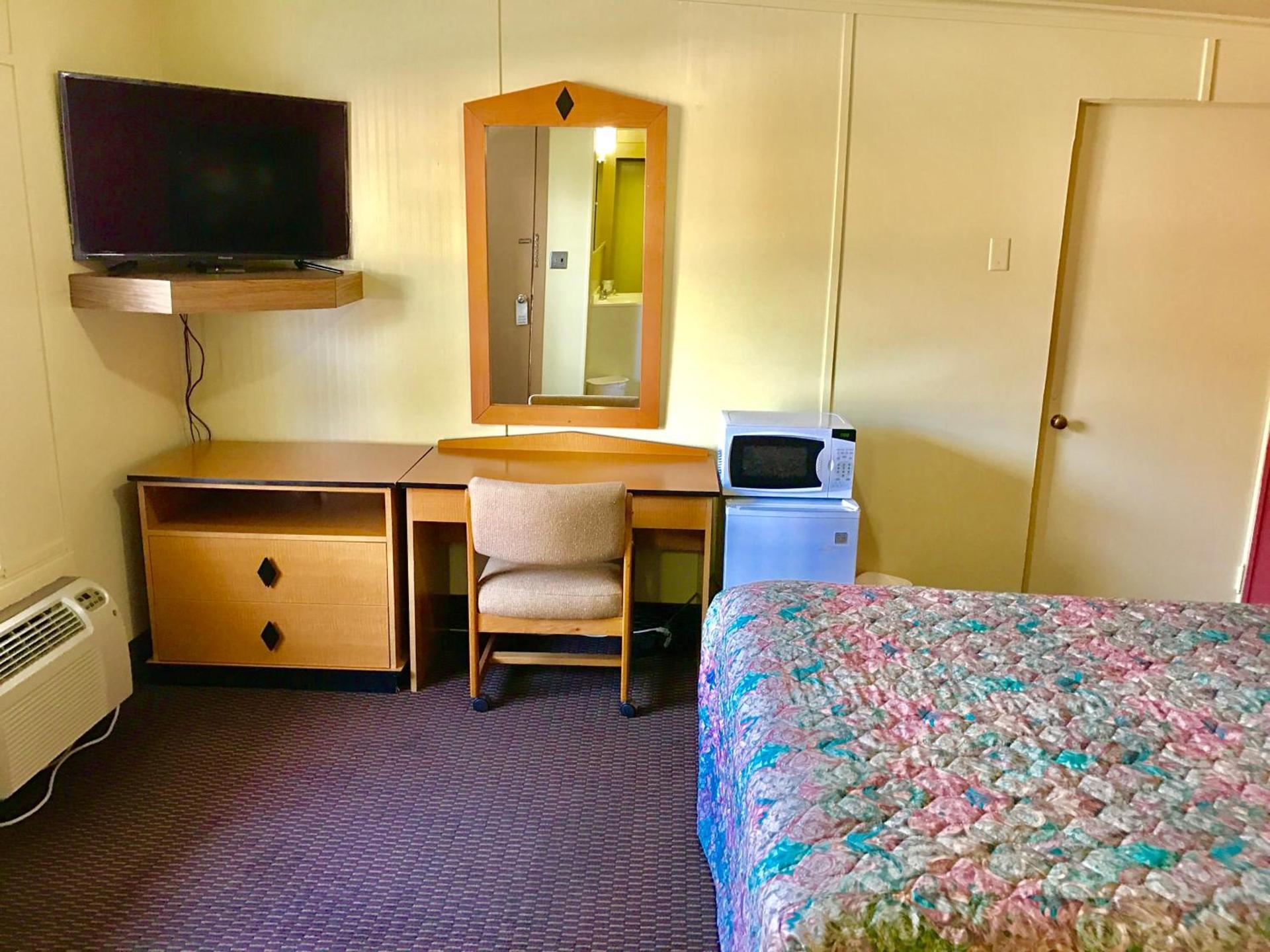 Travelers Inn Motel photo 15