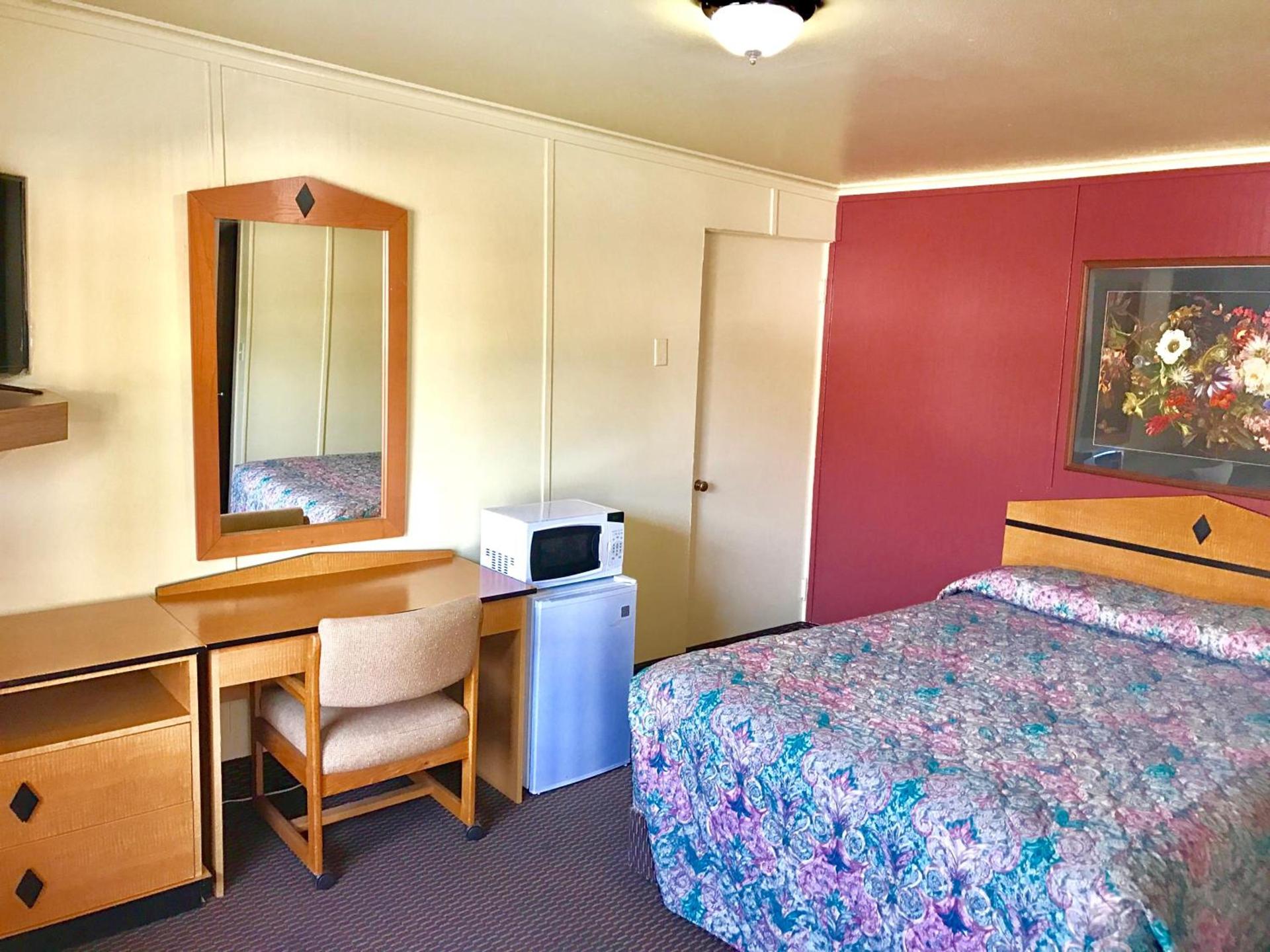 Travelers Inn Motel photo 14
