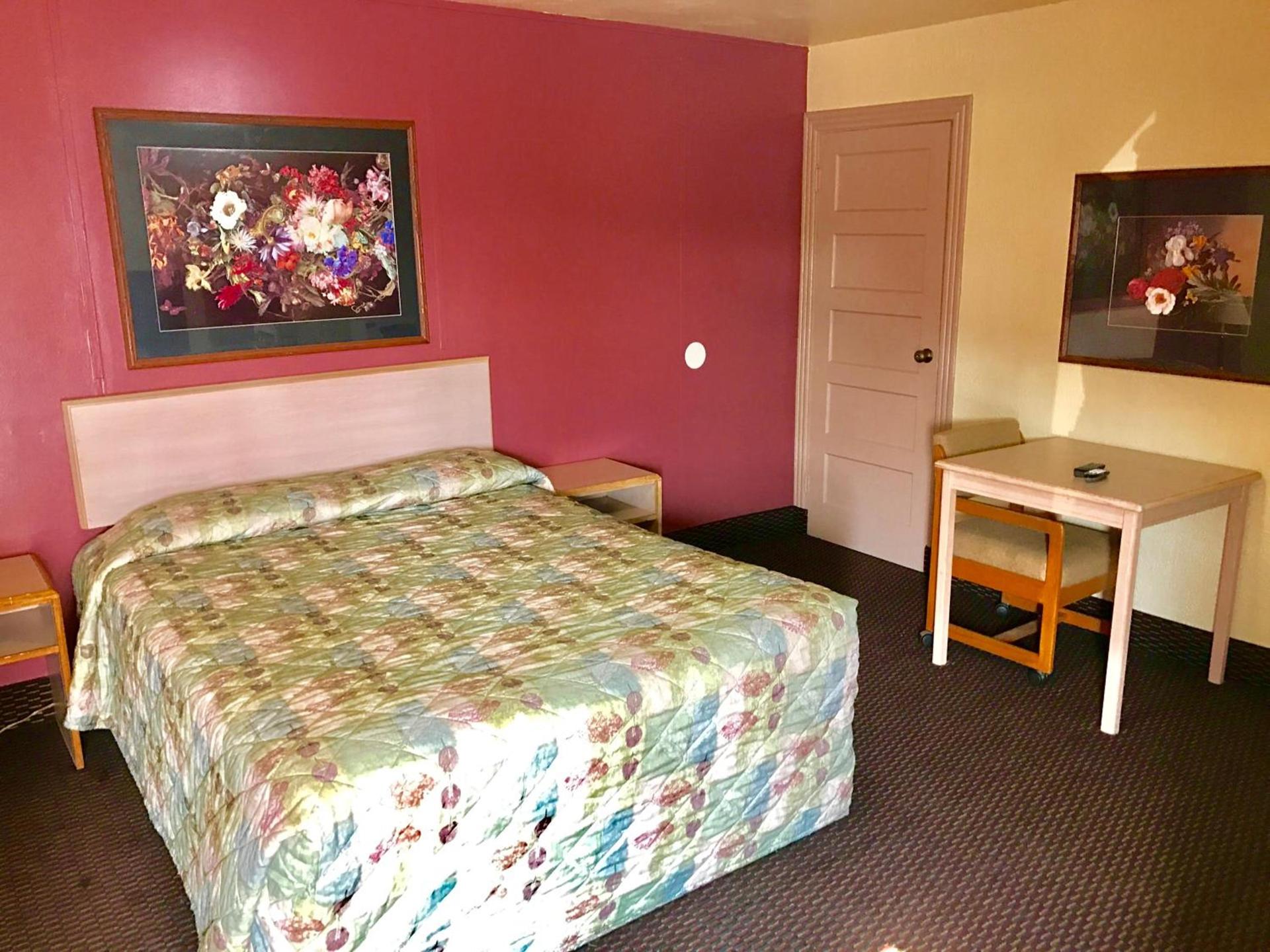 Travelers Inn Motel photo 16