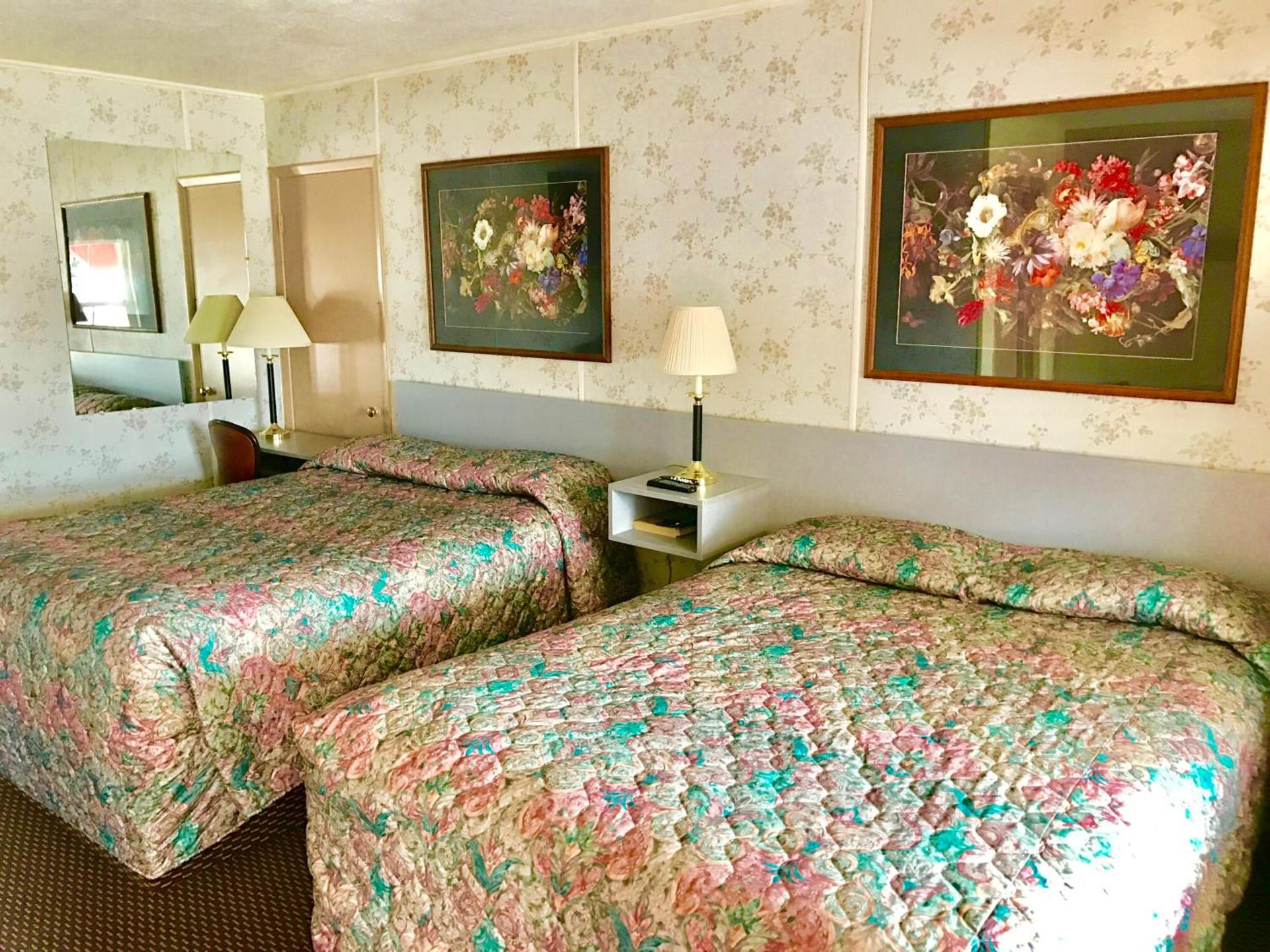Travelers Inn Motel photo 20