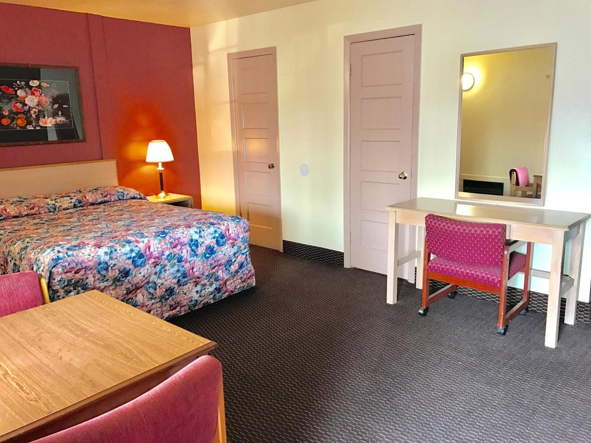 Travelers Inn Motel photo 21