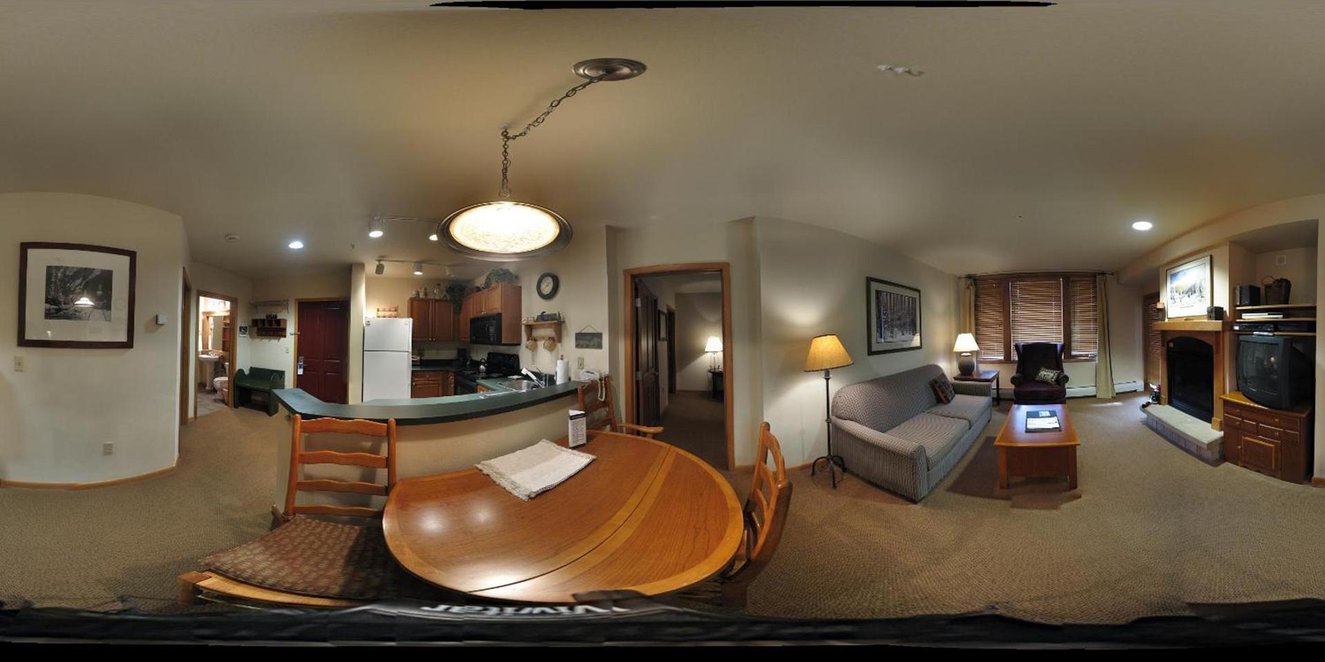Zephyr Mountain Lodge photo 2
