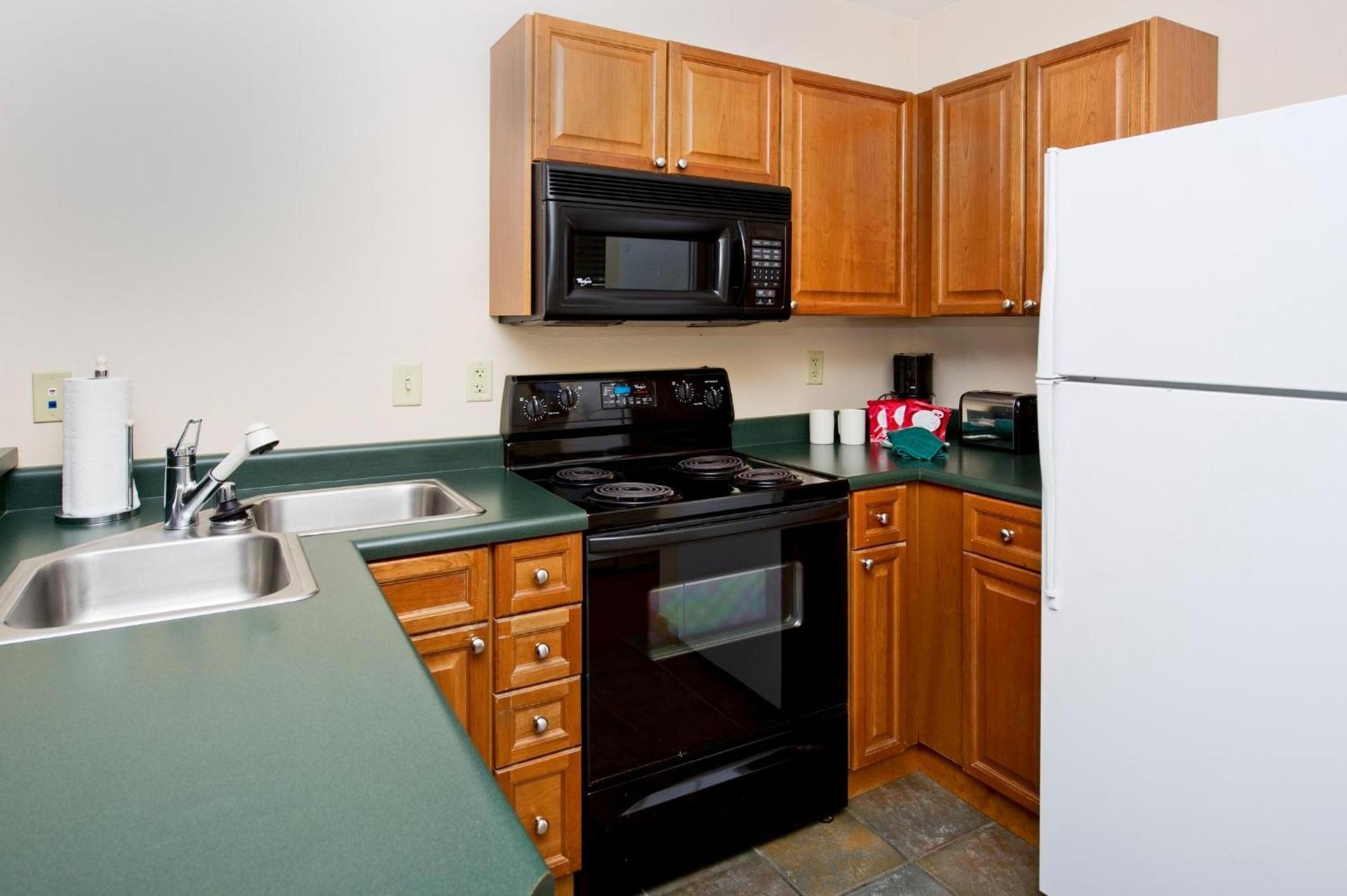 Zephyr Mountain Lodge photo 22
