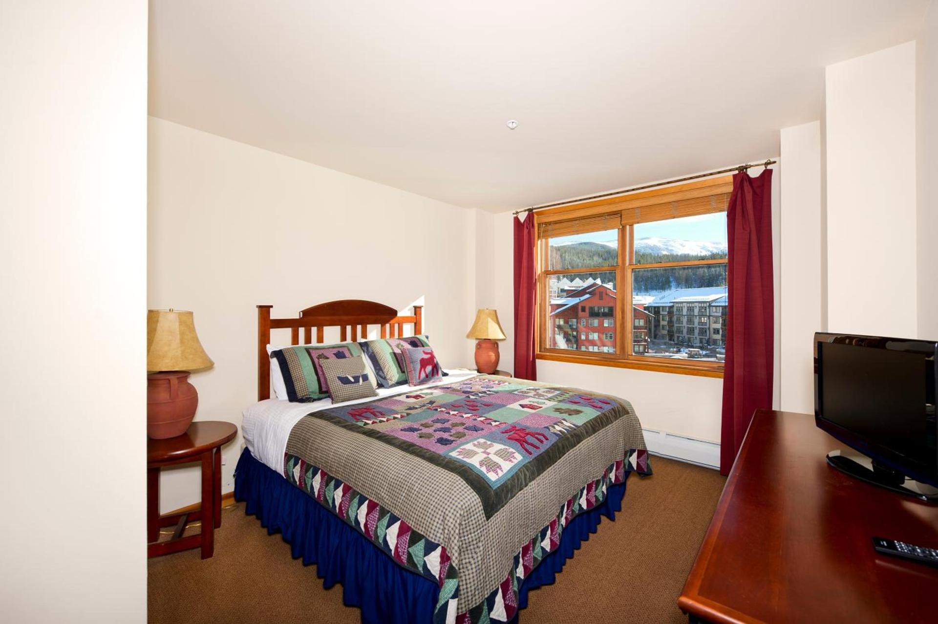 Zephyr Mountain Lodge photo 28
