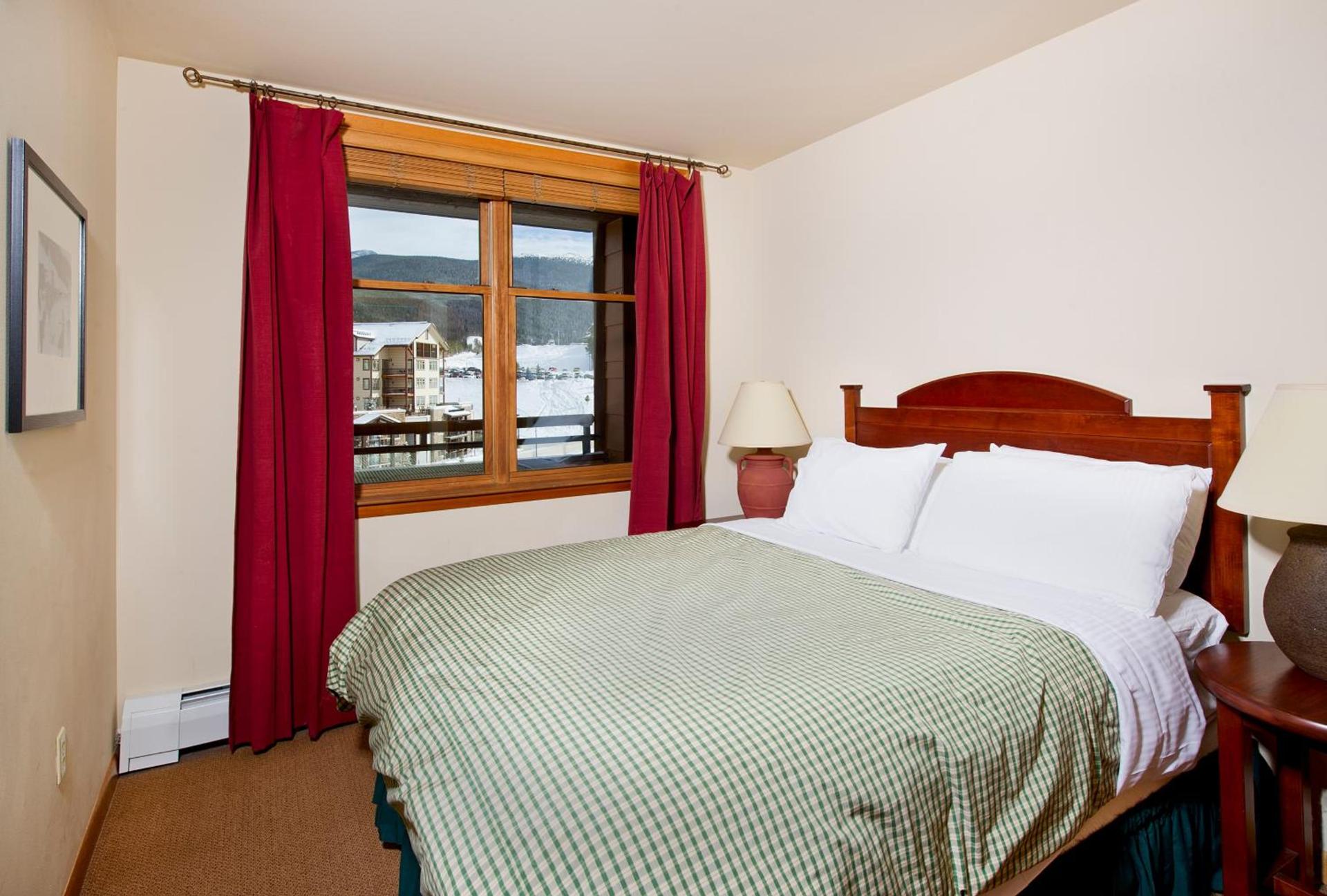 Zephyr Mountain Lodge photo 23