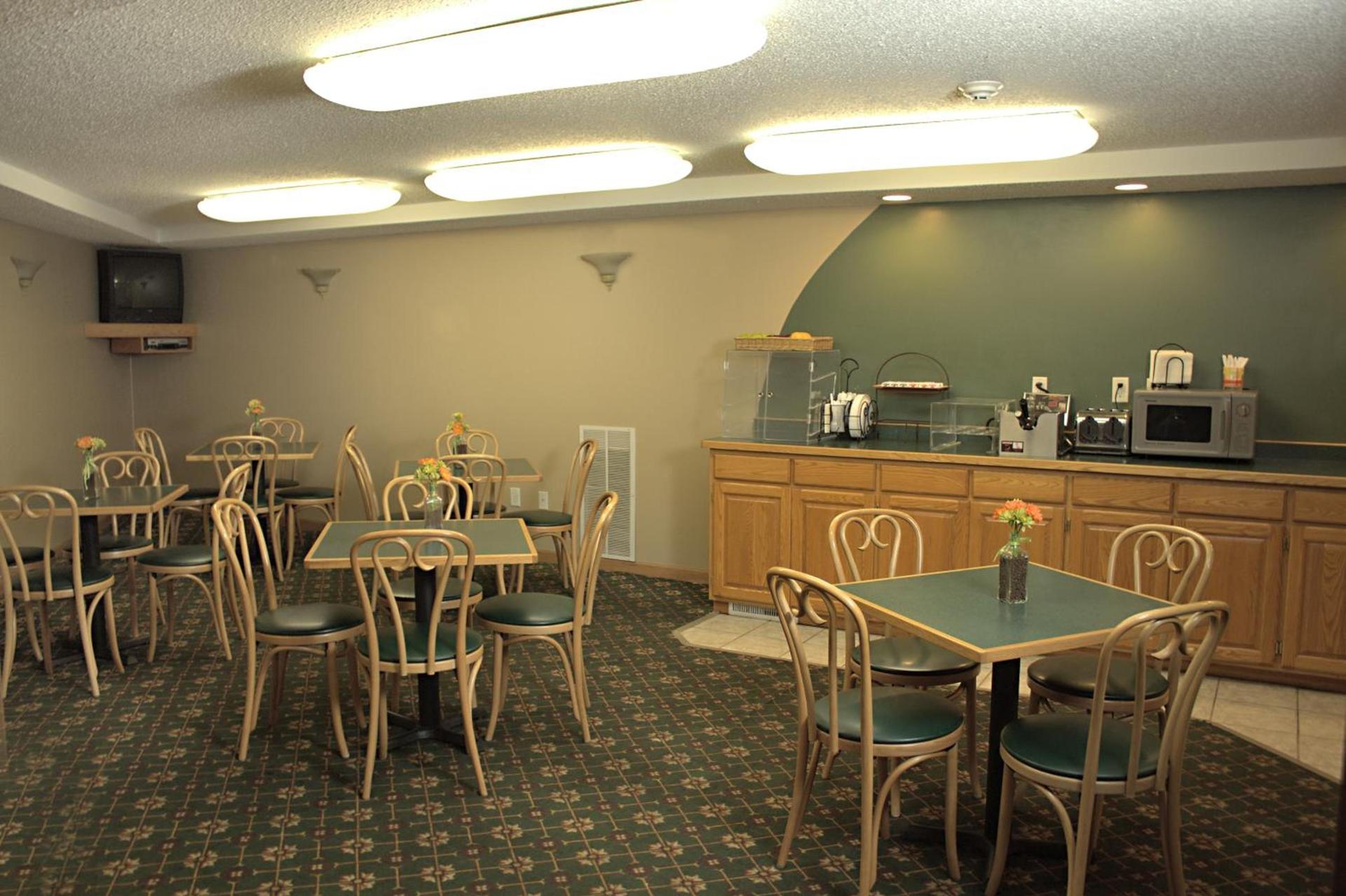Americas Best Value Inn photo 9