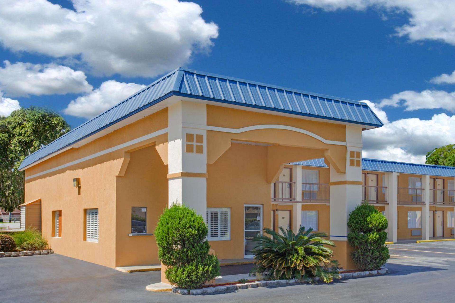 Super 8 by Wyndham Port Royal/Beaufort photo 2
