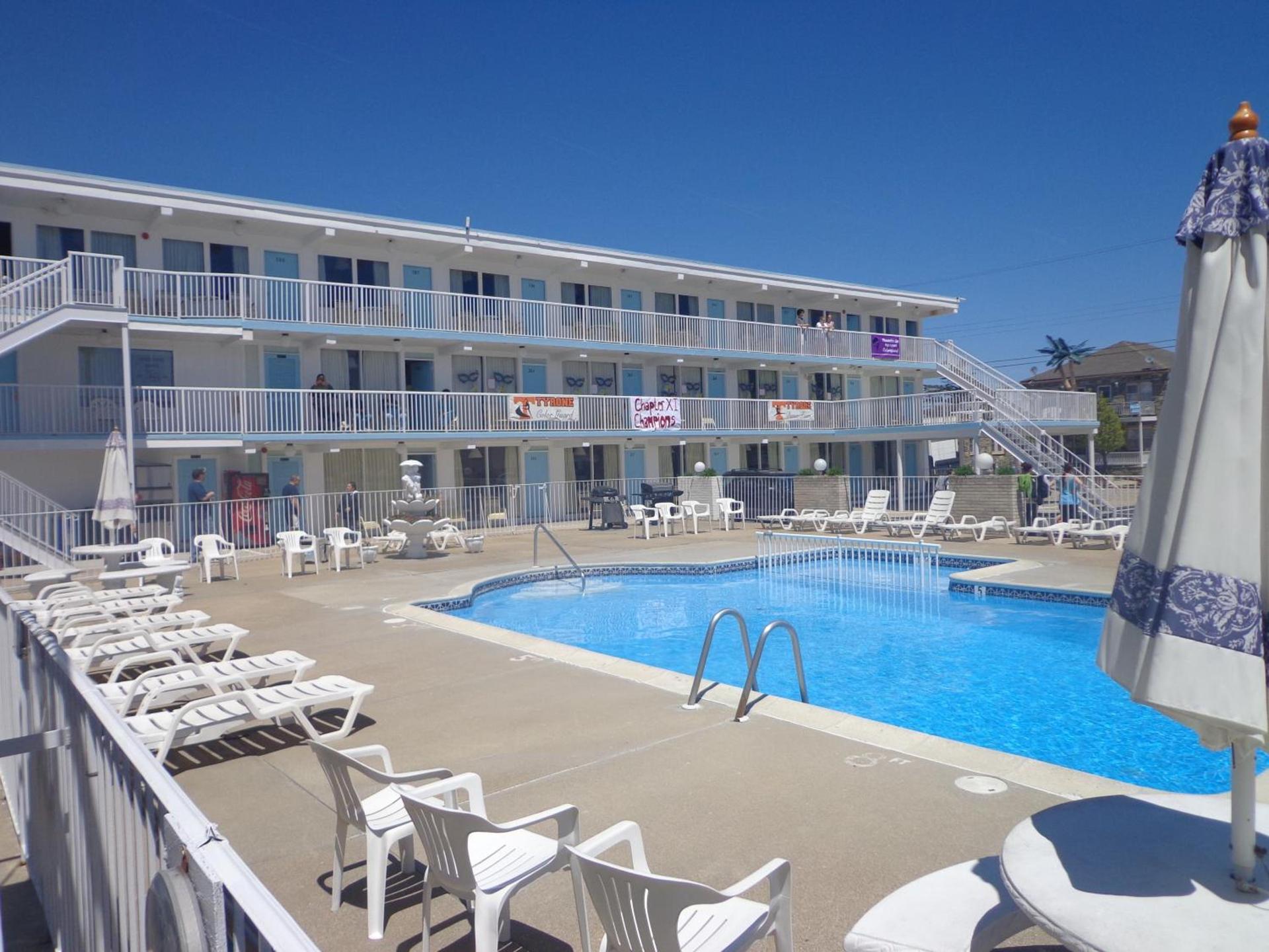 Caprice Motel - Wildwood photo 2
