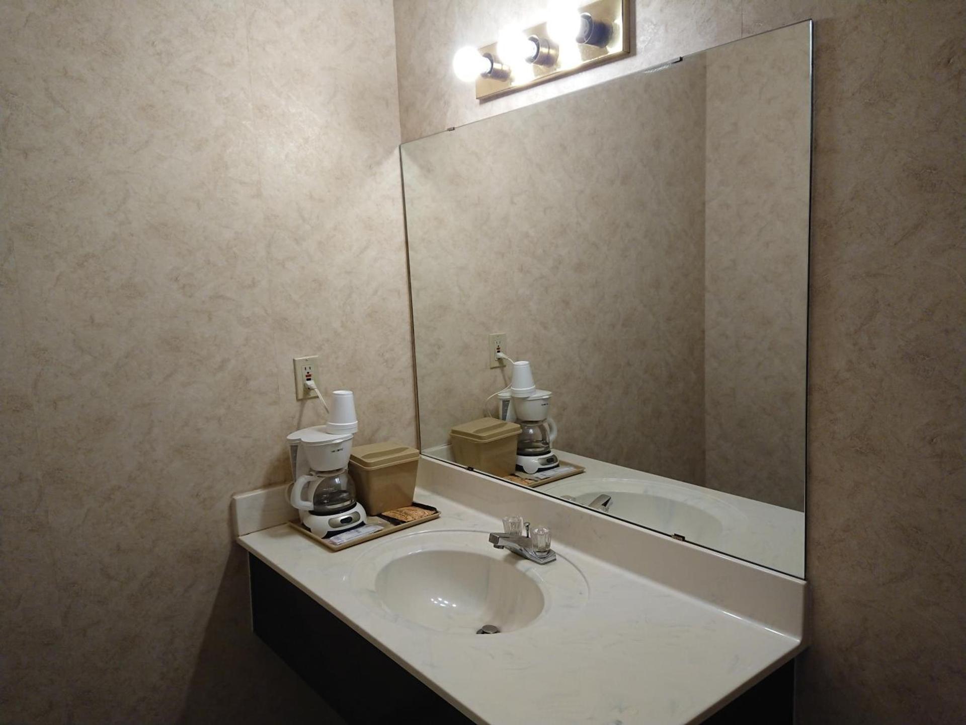 Stonebrook Inn photo 15
