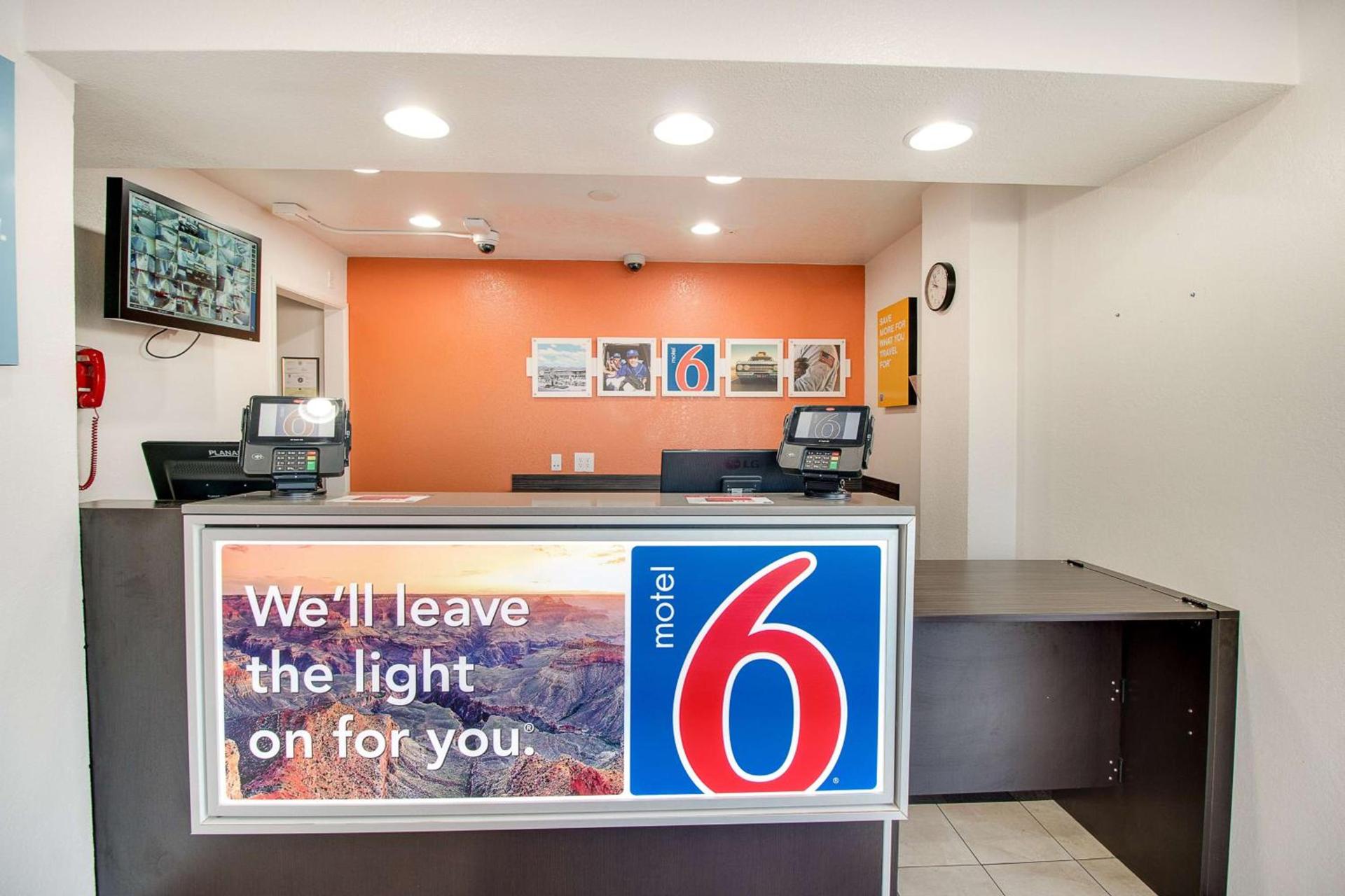 Motel 6-Phoenix, AZ - East photo 22