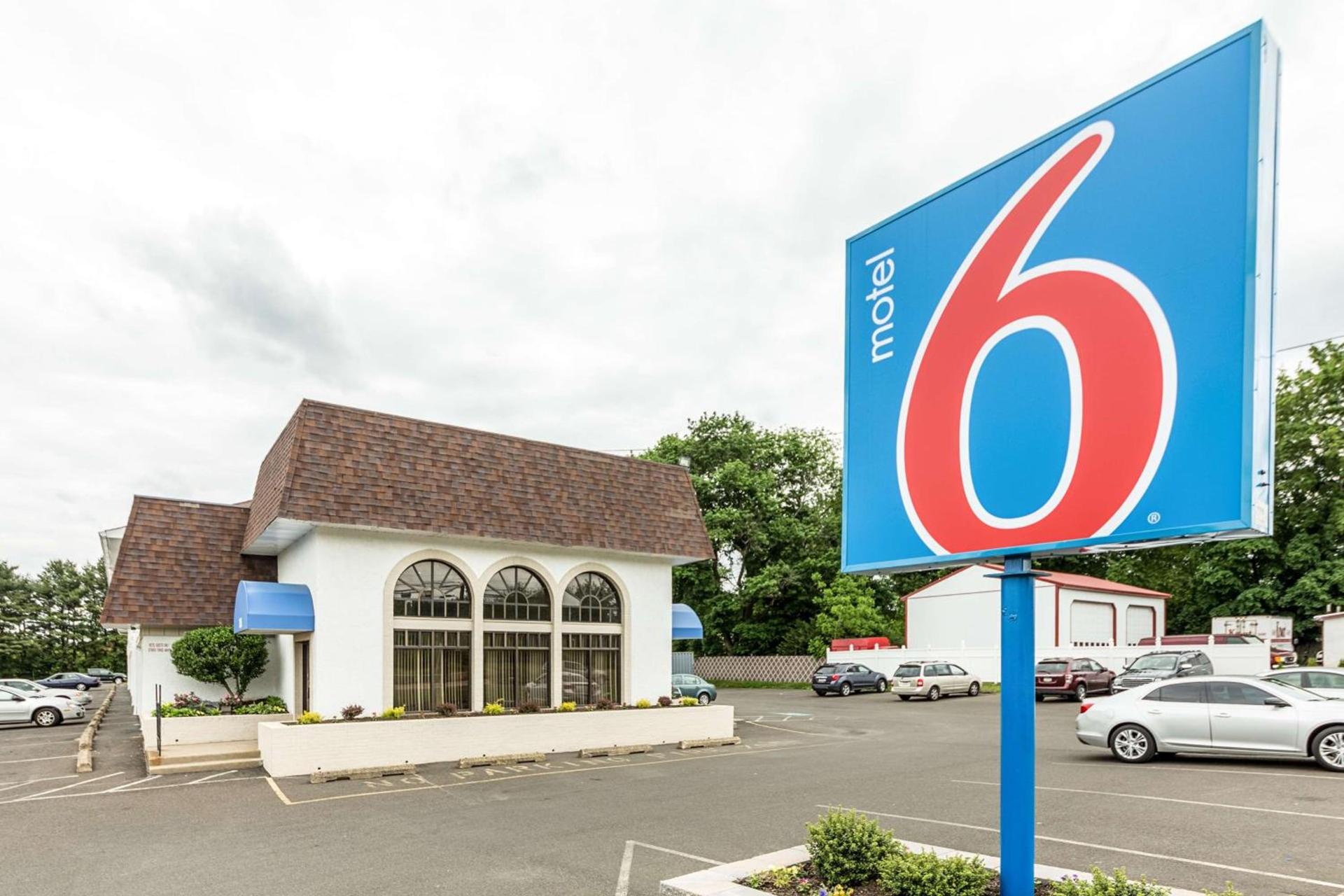 Motel 6-Warminster, PA photo 1