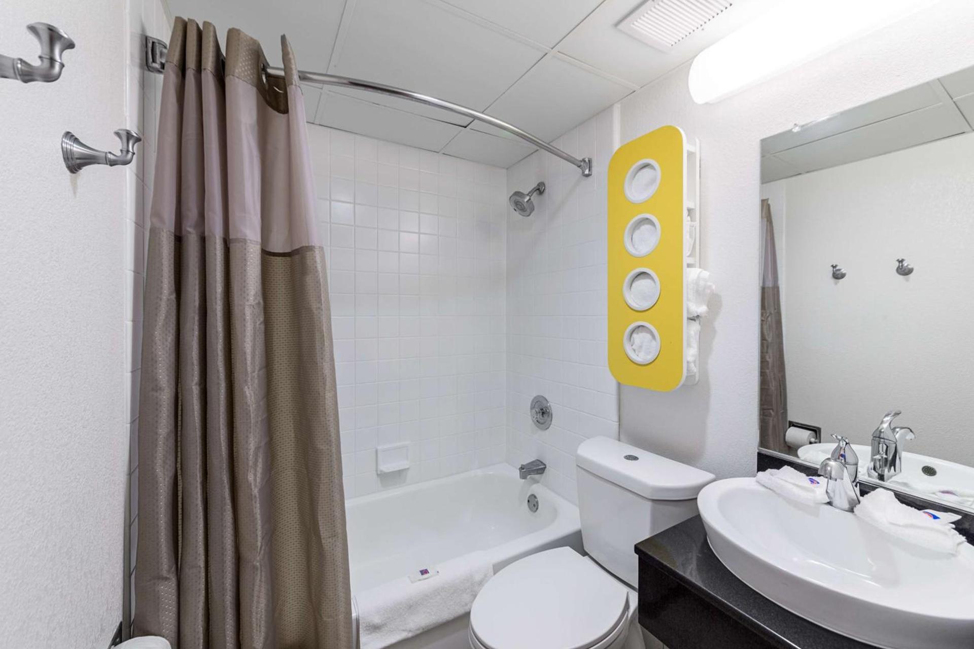Motel 6-Warminster, PA photo 19