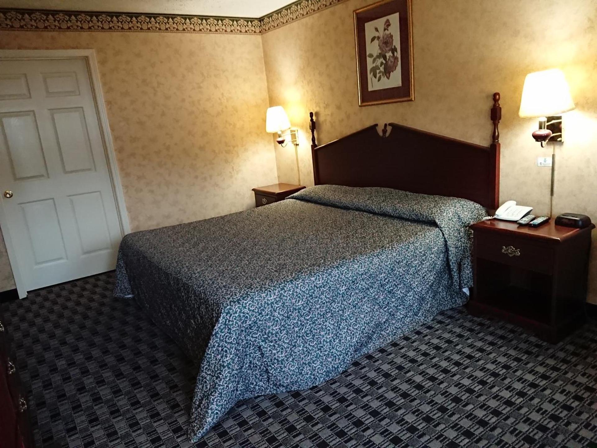 Stonebrook Inn photo 17
