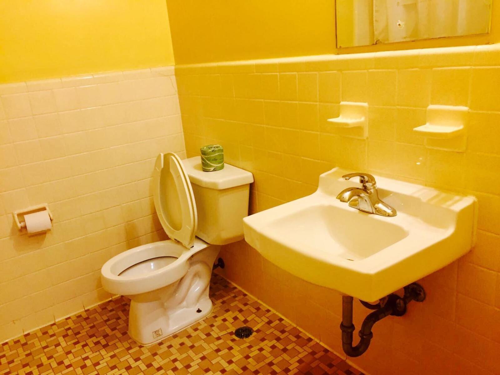 Motel 6 Williamston, NC - Highway 17 photo 7