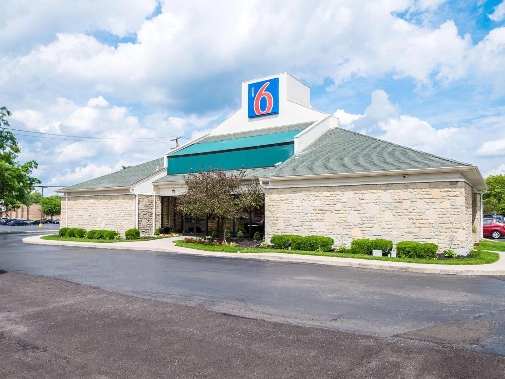 Motel 6-Columbus, OH - OSU photo 1
