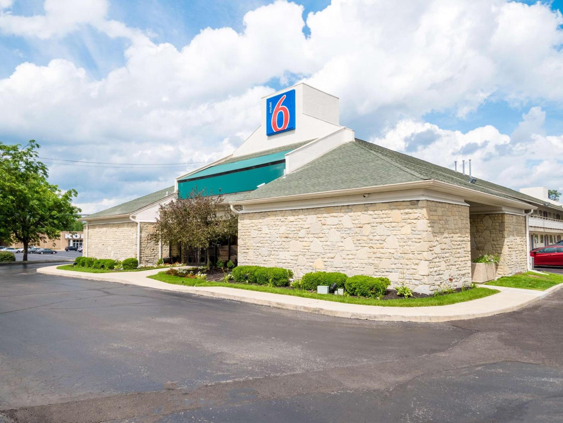 Motel 6-Columbus, OH - OSU photo 2