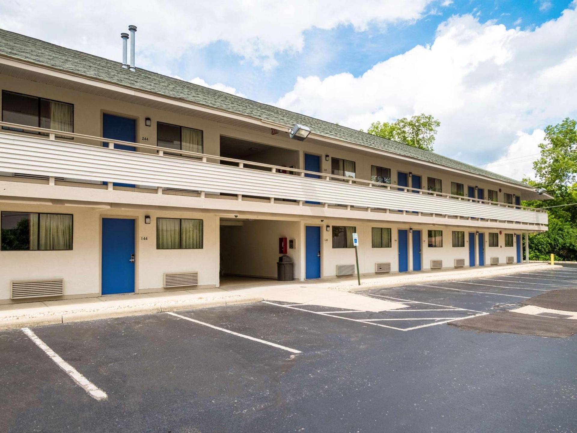 Motel 6-Columbus, OH - OSU photo 3