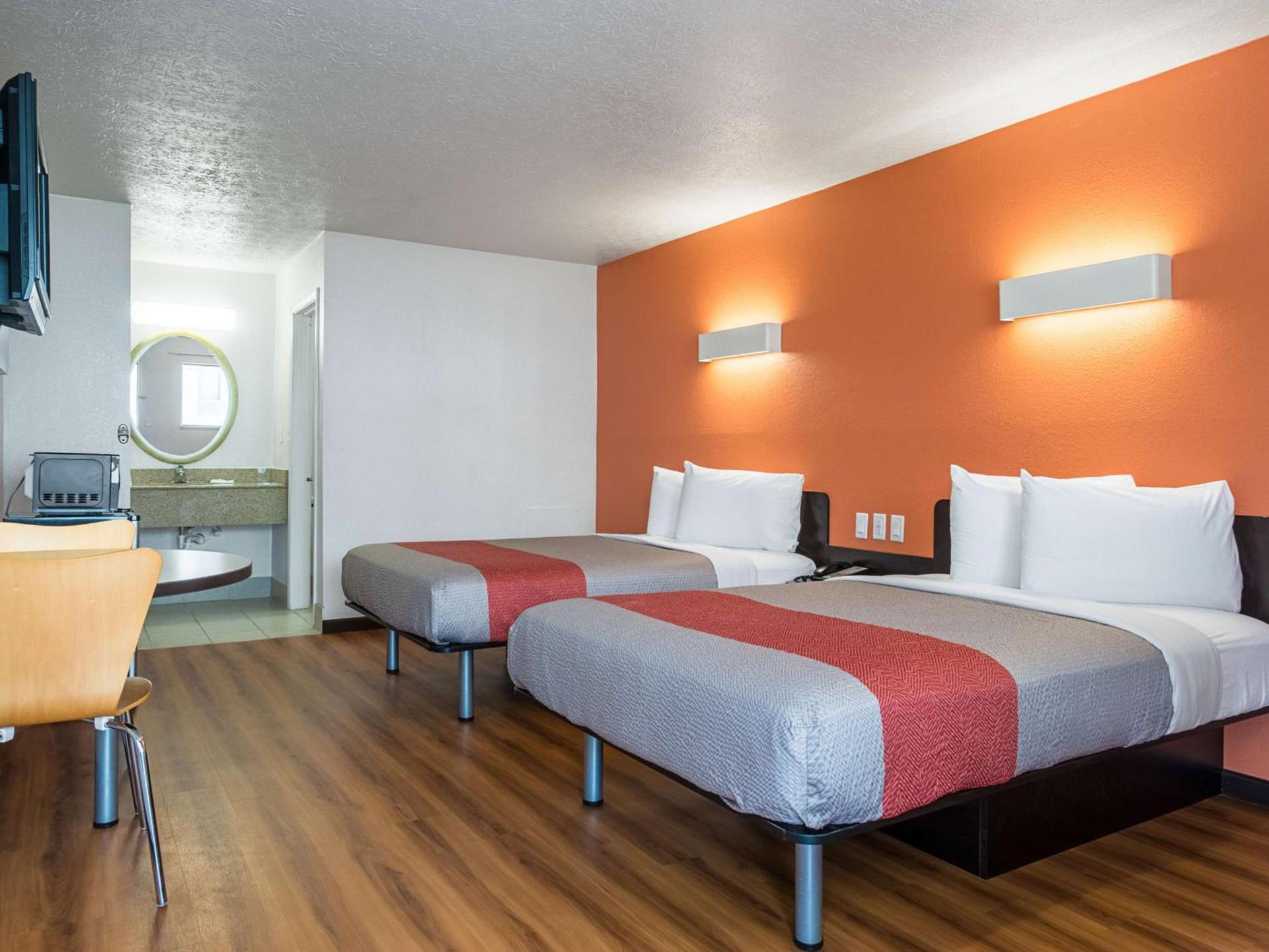 Motel 6-Columbus, OH - OSU photo 5