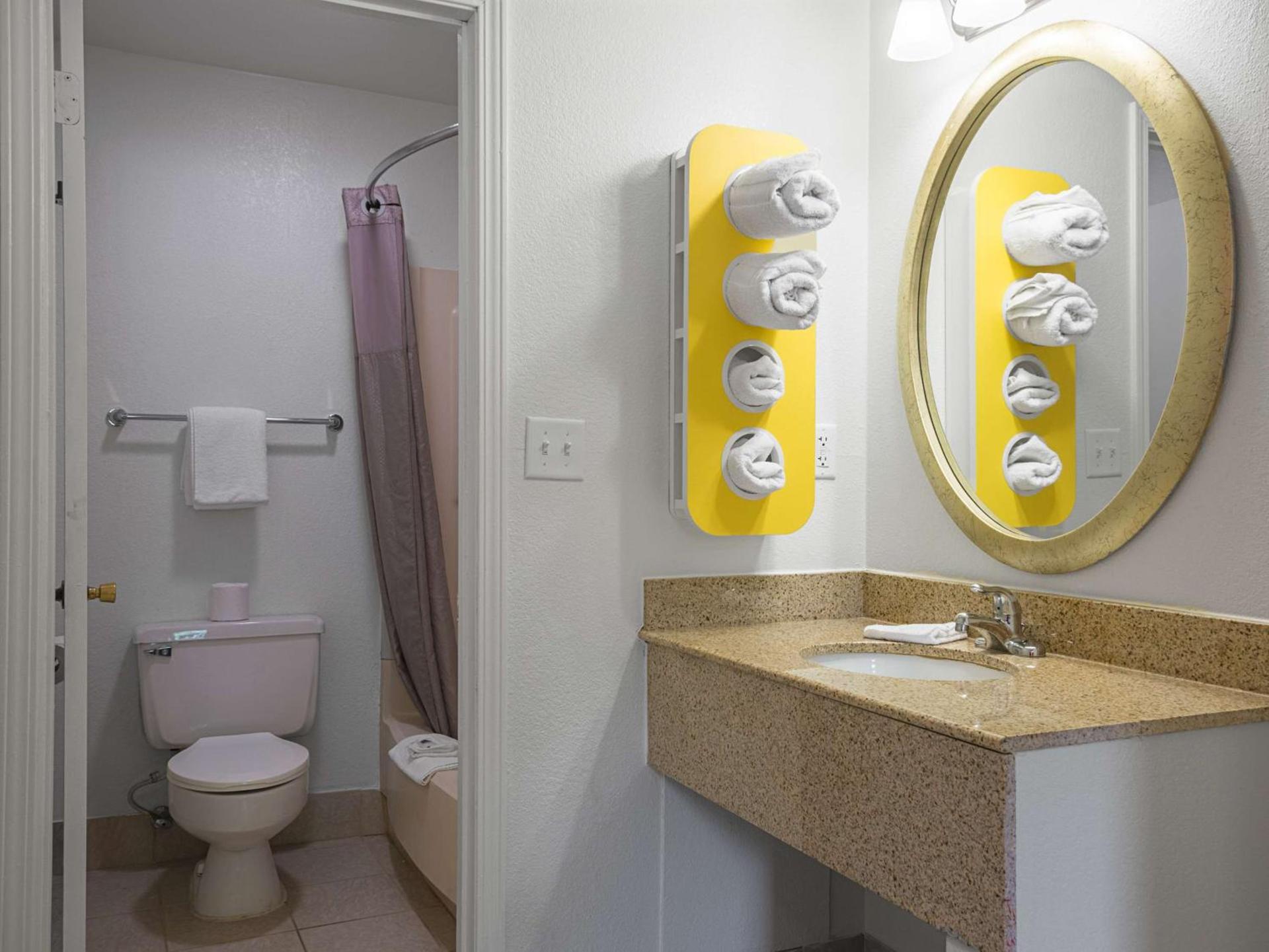 Motel 6-Columbus, OH - OSU photo 21