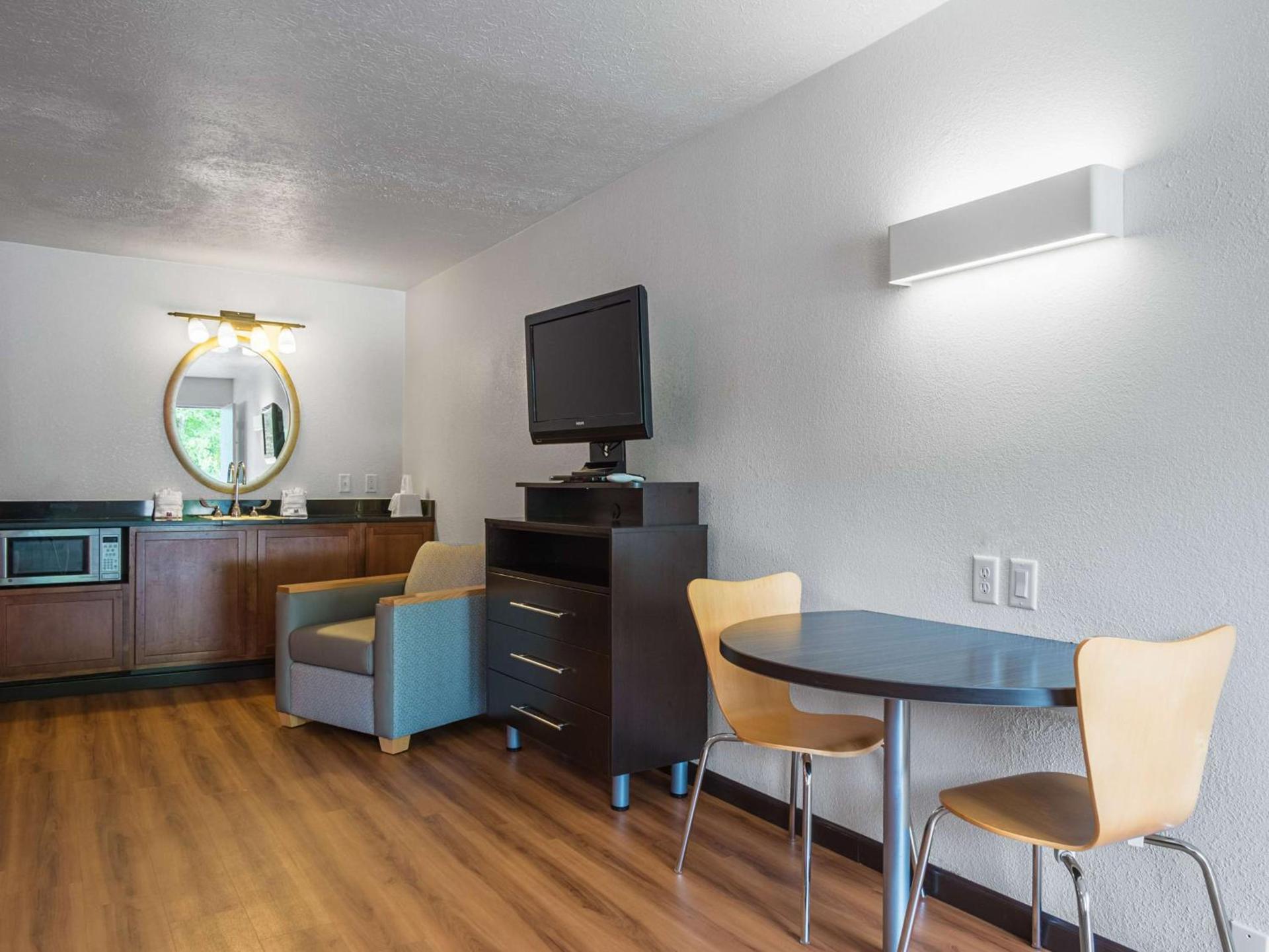 Motel 6-Columbus, OH - OSU photo 17