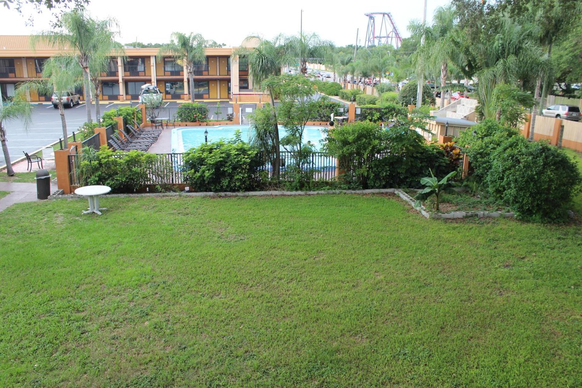 Tampa Inn Near Busch Gardens photo 9