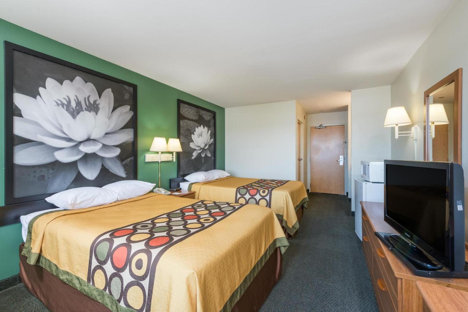 Super 8 by Wyndham Hagerstown/Halfway Area photo 30