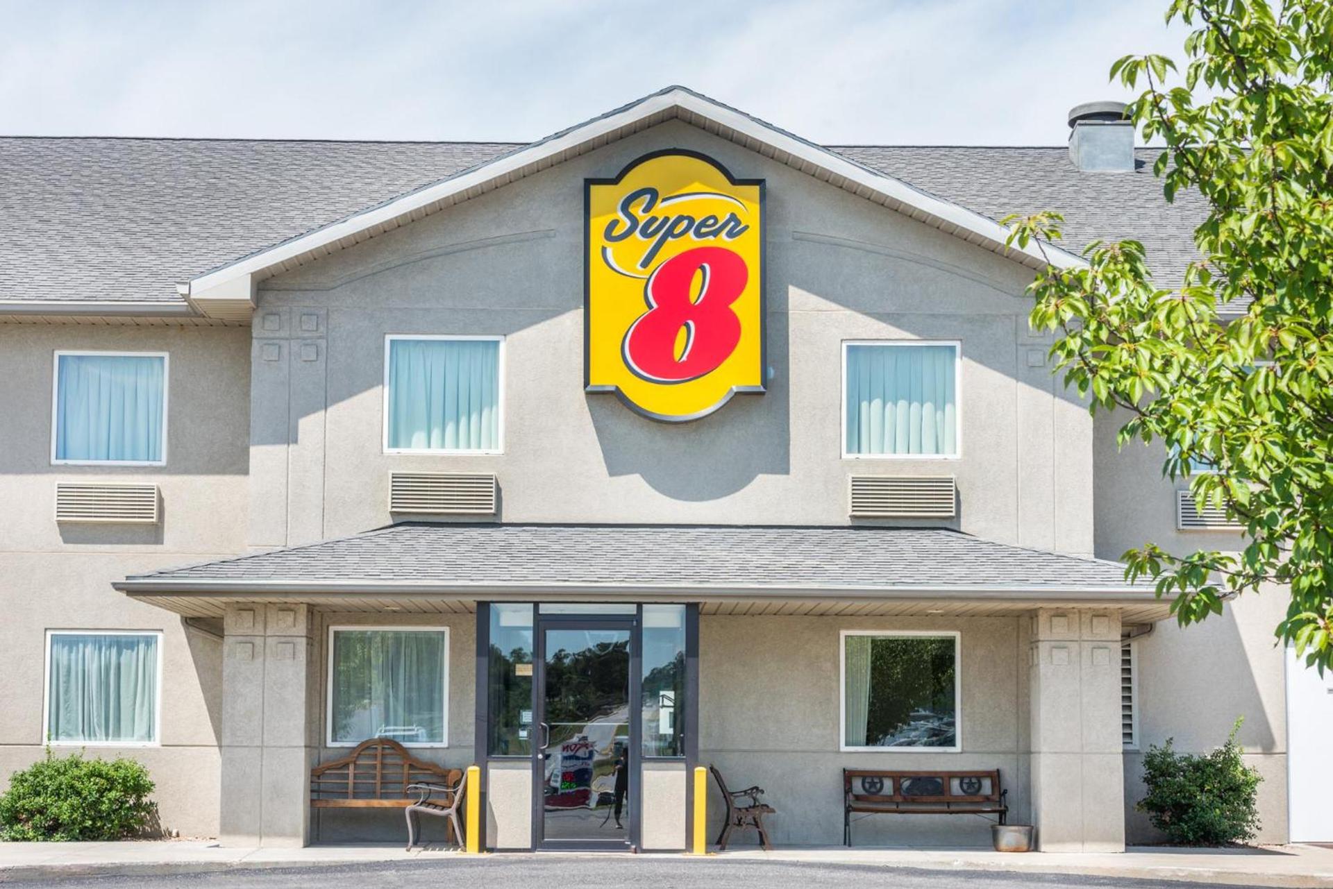Super 8 by Wyndham Hagerstown/Halfway Area photo 21