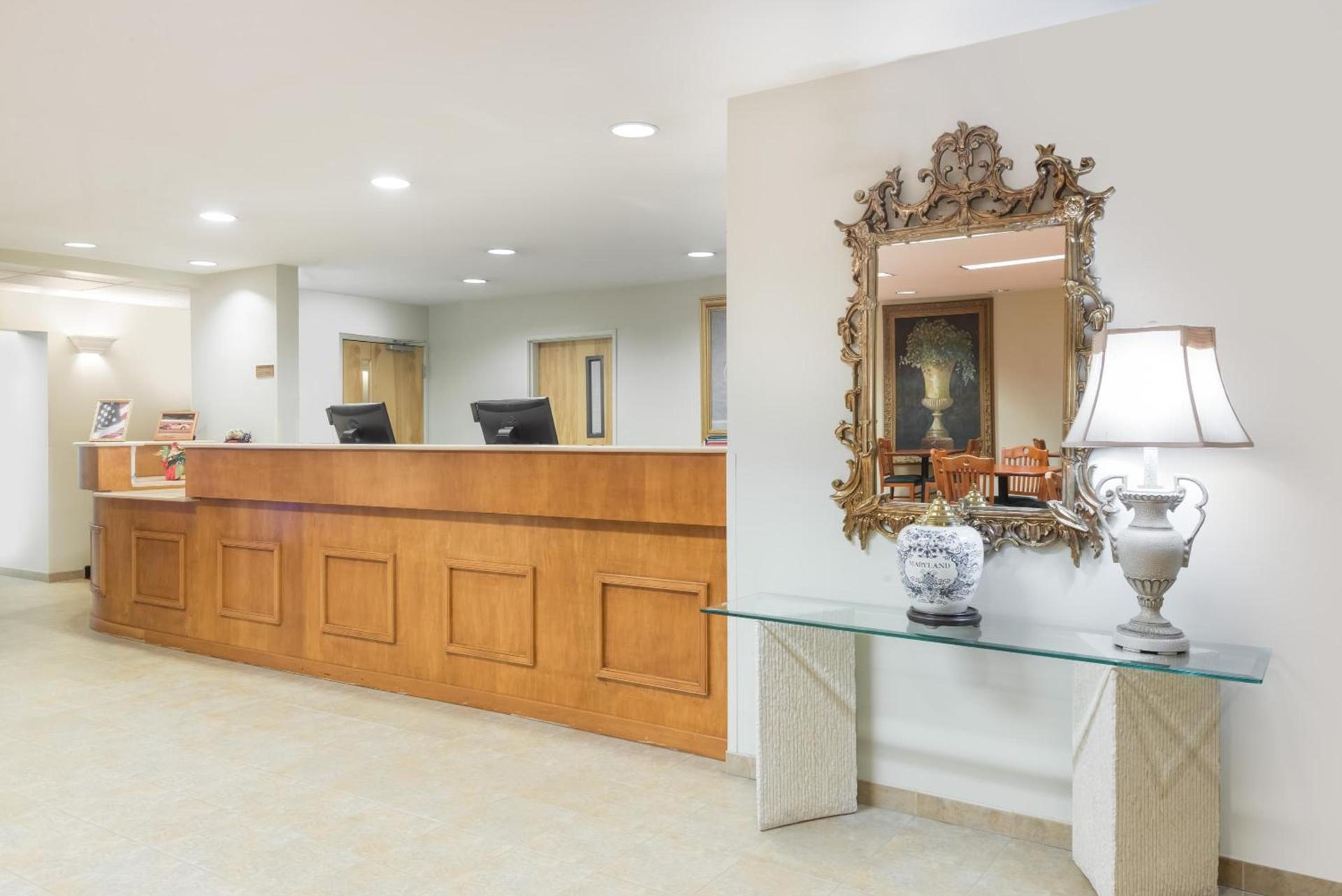 Super 8 by Wyndham Hagerstown/Halfway Area photo 27