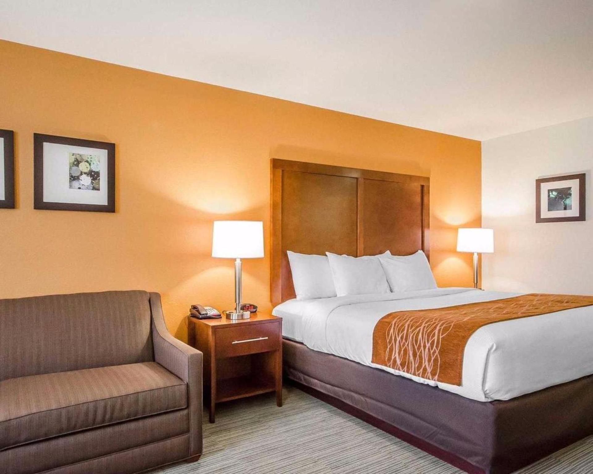 Comfort Inn Ferdinand photo 11